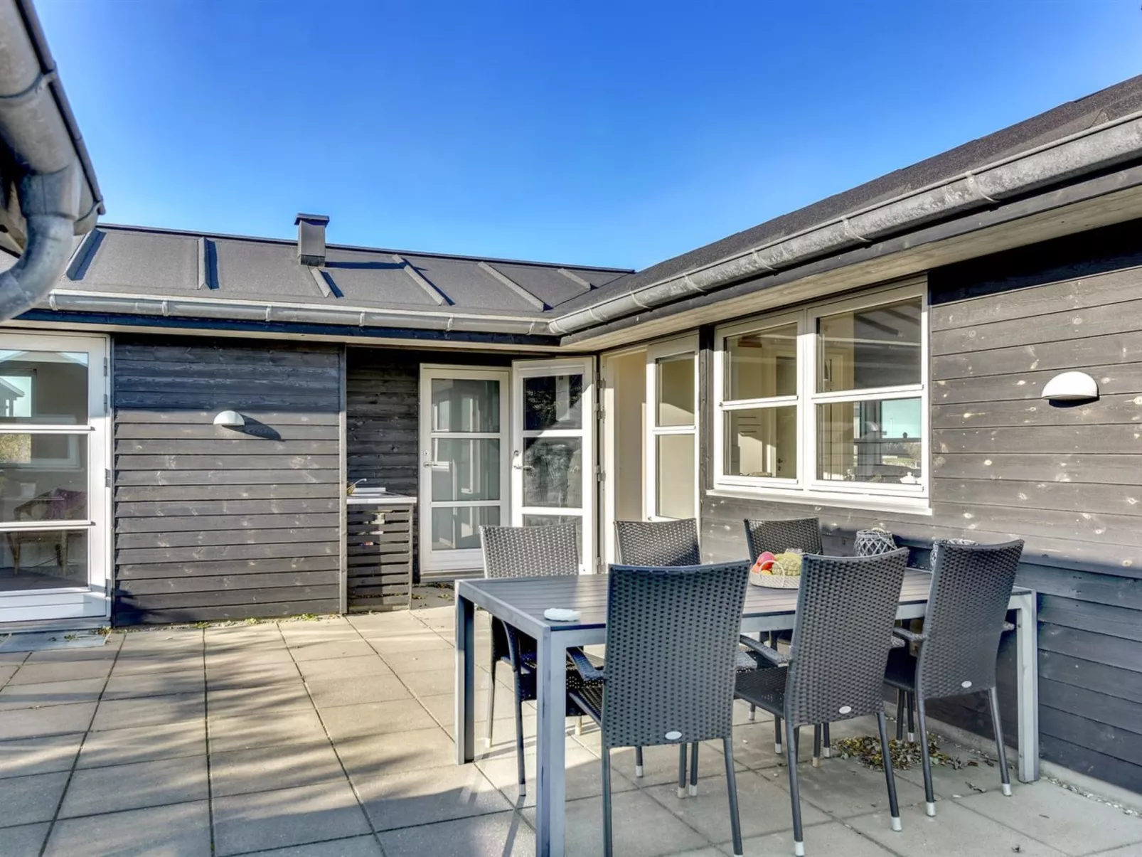 "Dimka" - 300m from the sea-Buiten