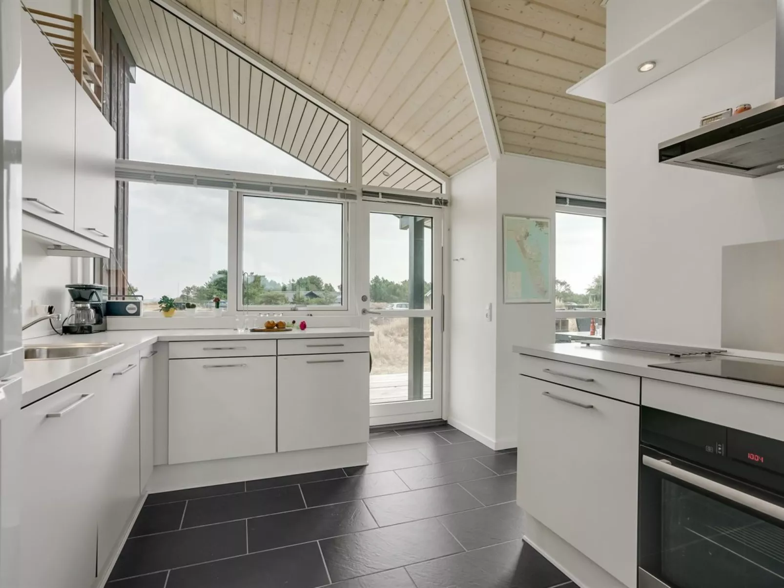 "Tiane" - 800m from the sea-Binnen