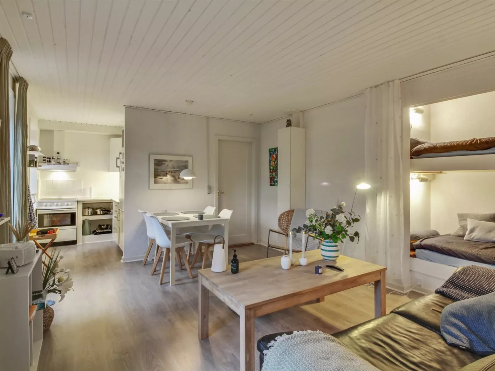 "Ingert" - 250m from the sea-Binnen