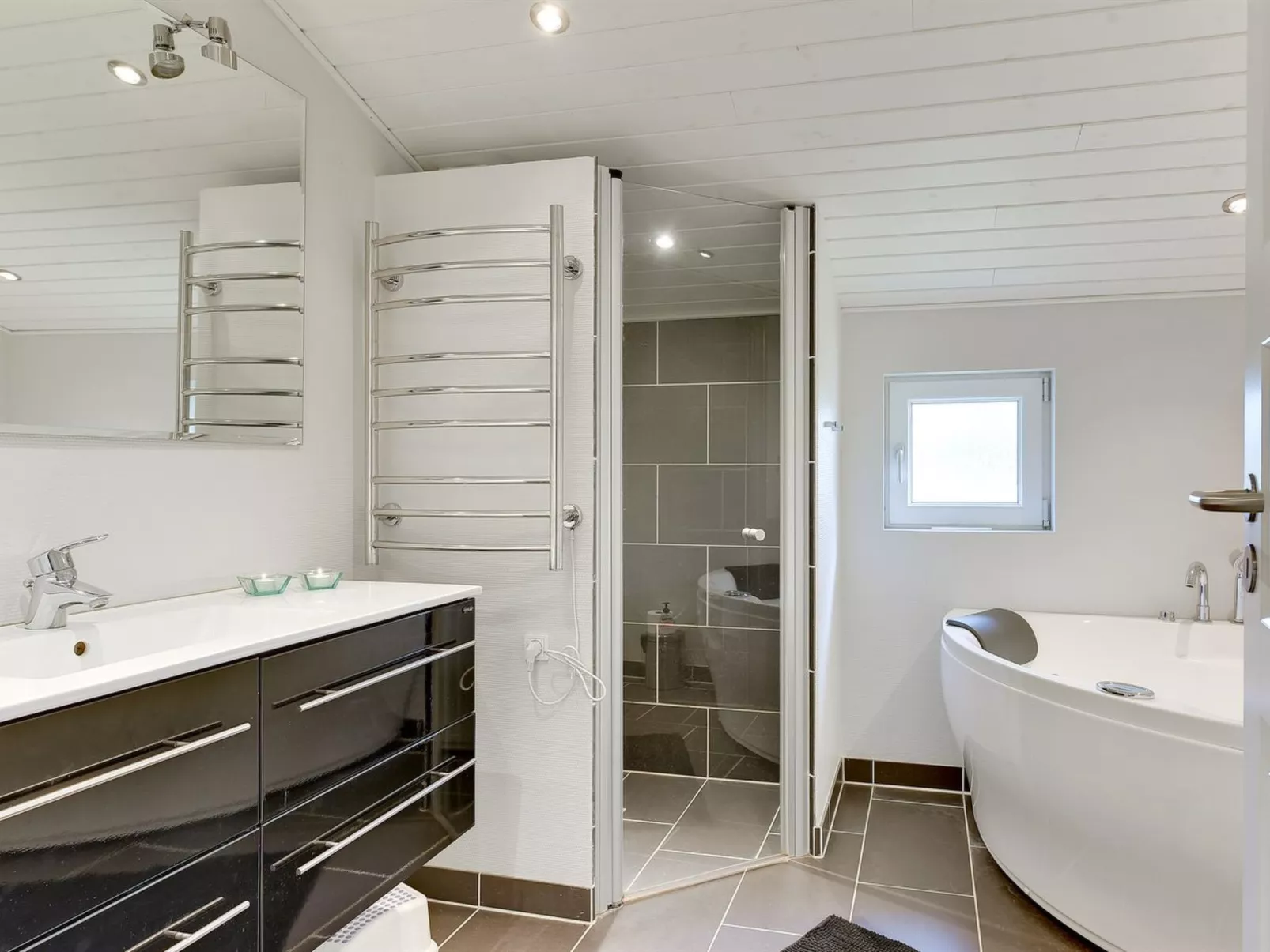 "Ajten" - 150m from the sea-Buiten