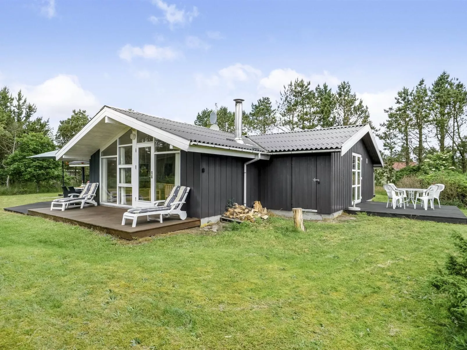 "Ajten" - 150m from the sea-Buiten