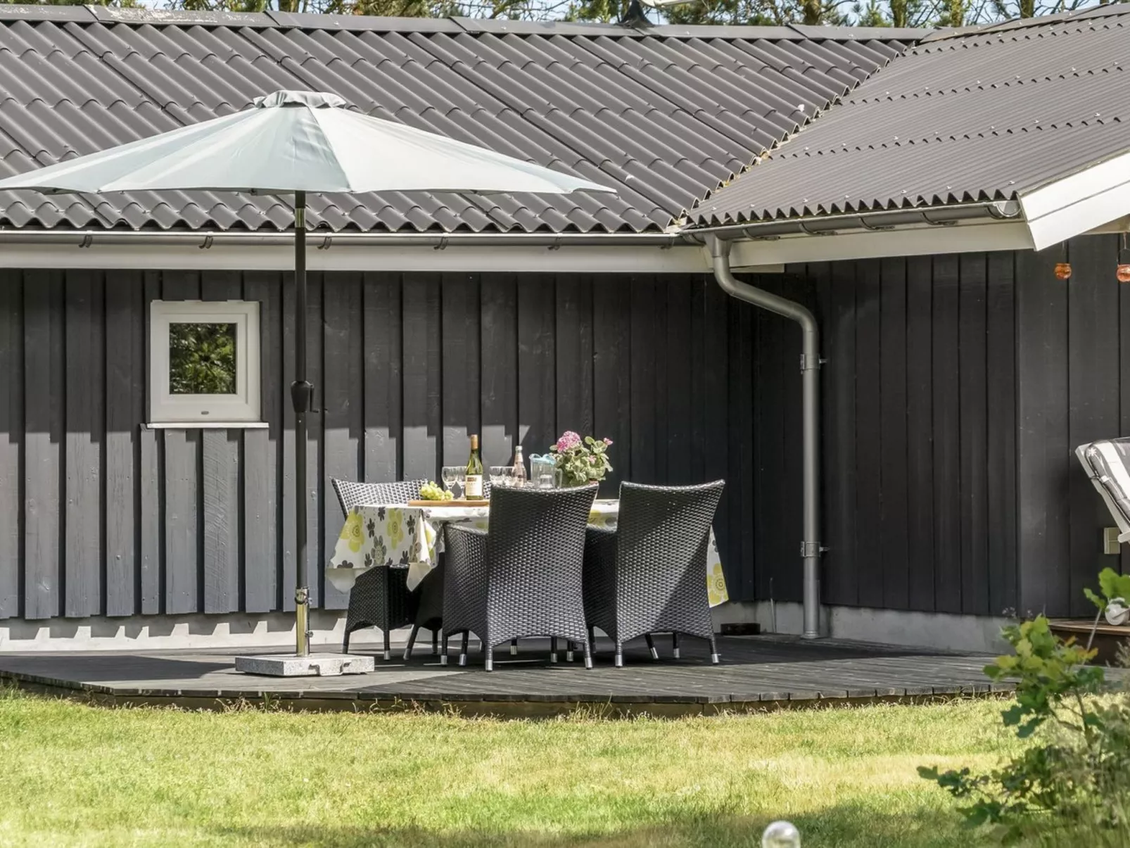 "Ajten" - 150m from the sea-Buiten
