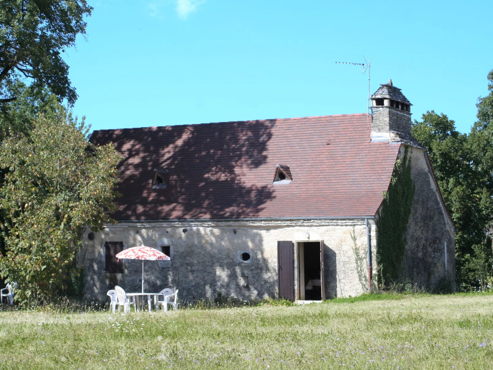 Le Petit Gîte (JAY100)-Buiten