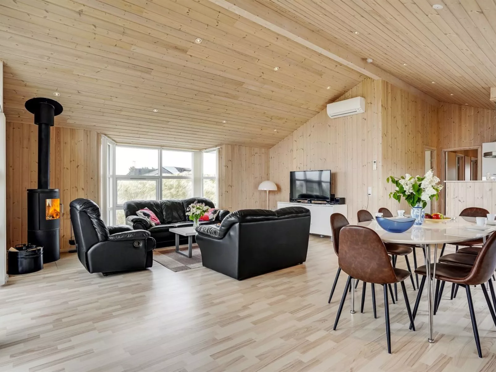 "Frido" - 400m from the sea-Binnen