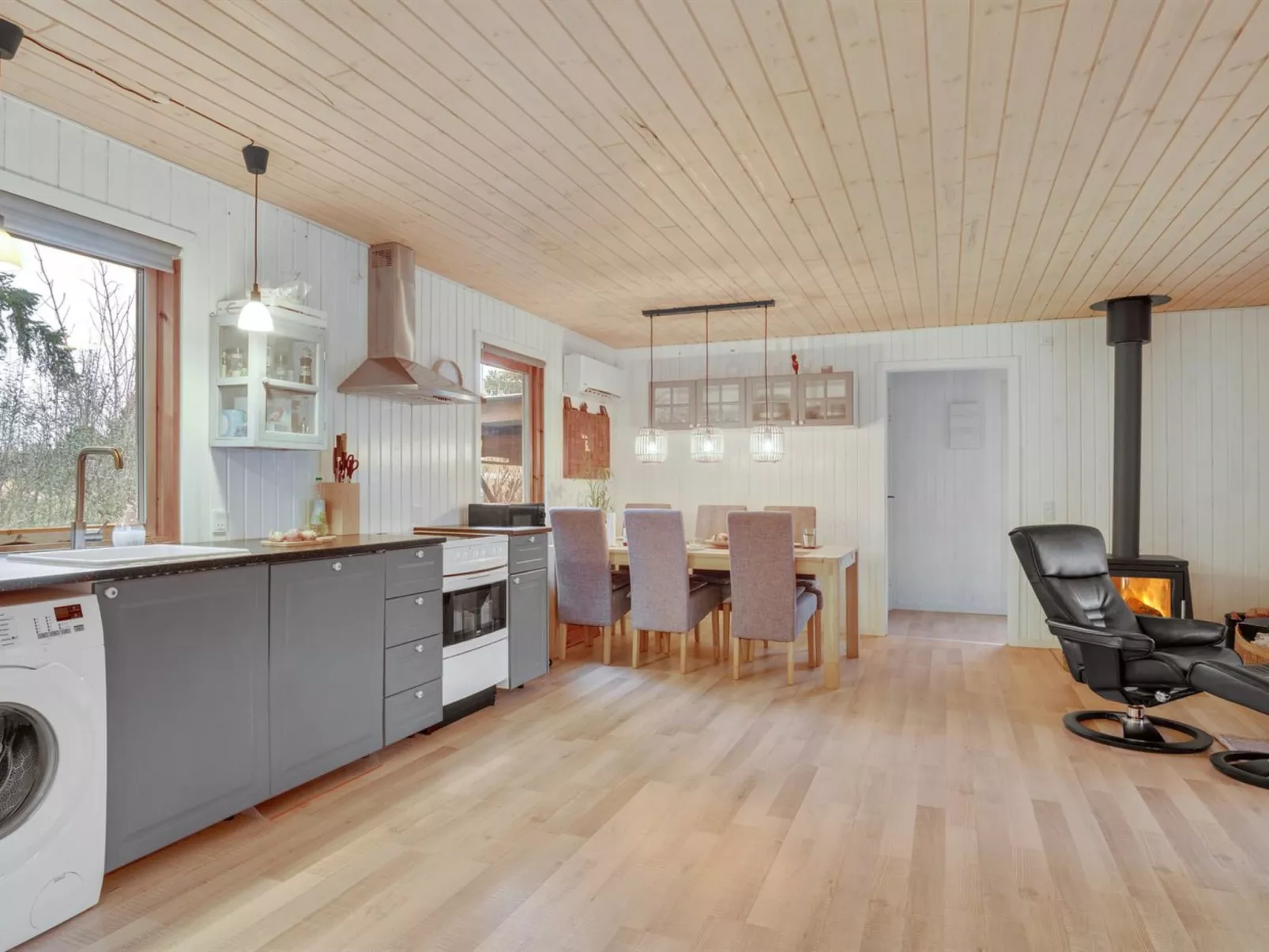 "Duran" - 4.1km from the sea-Binnen