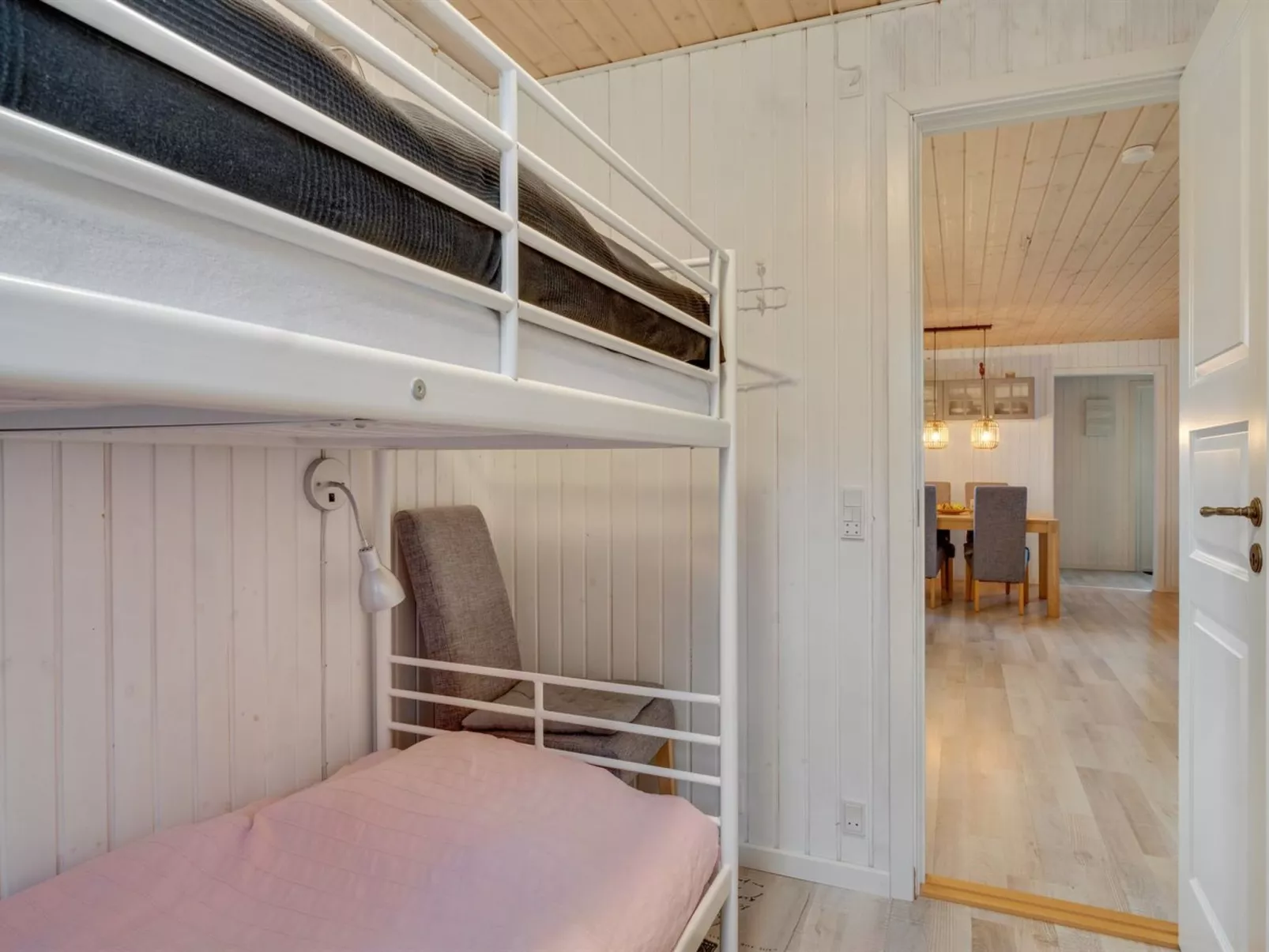 "Duran" - 4.1km from the sea-Binnen