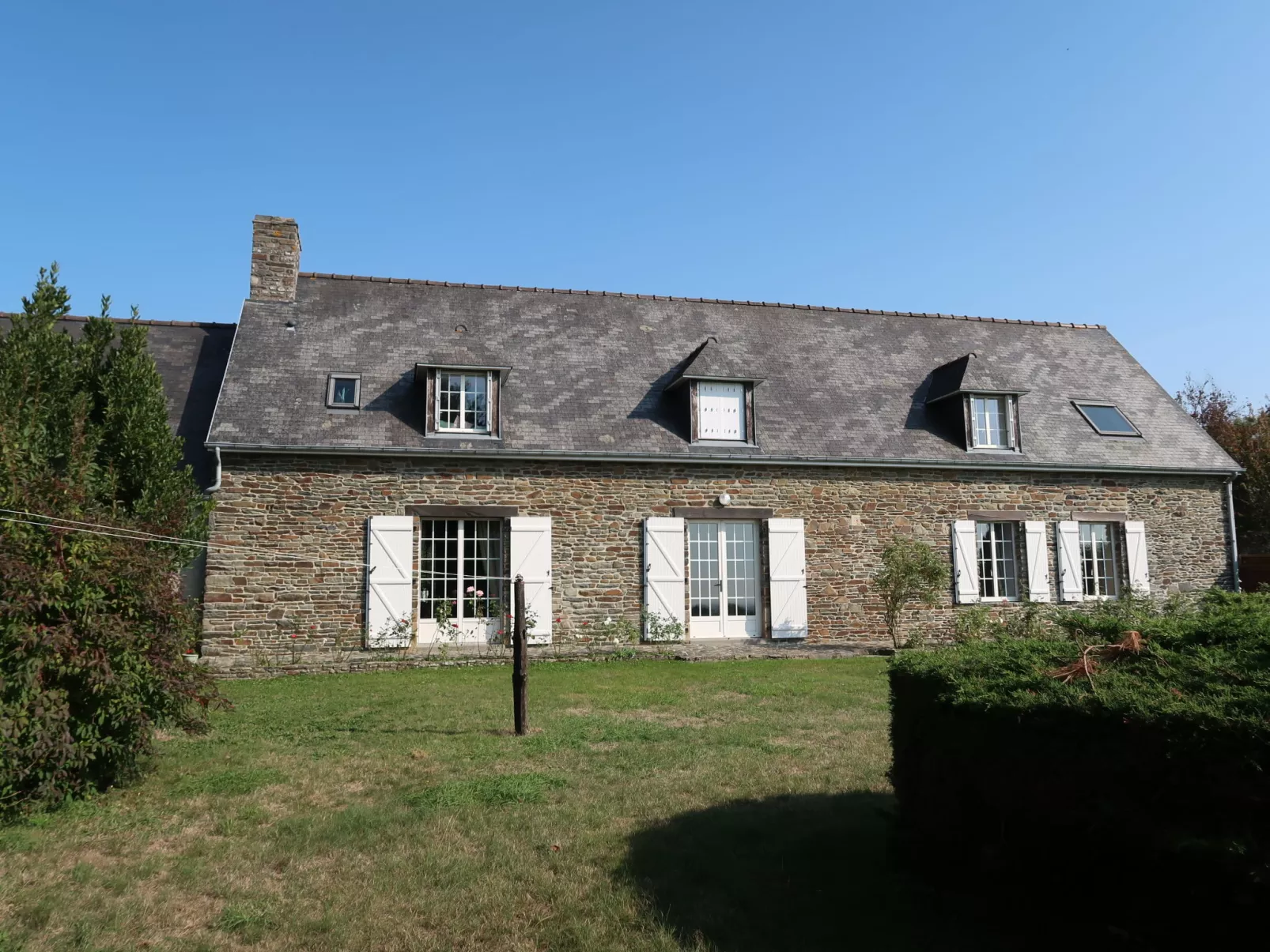 La Longère-Buiten