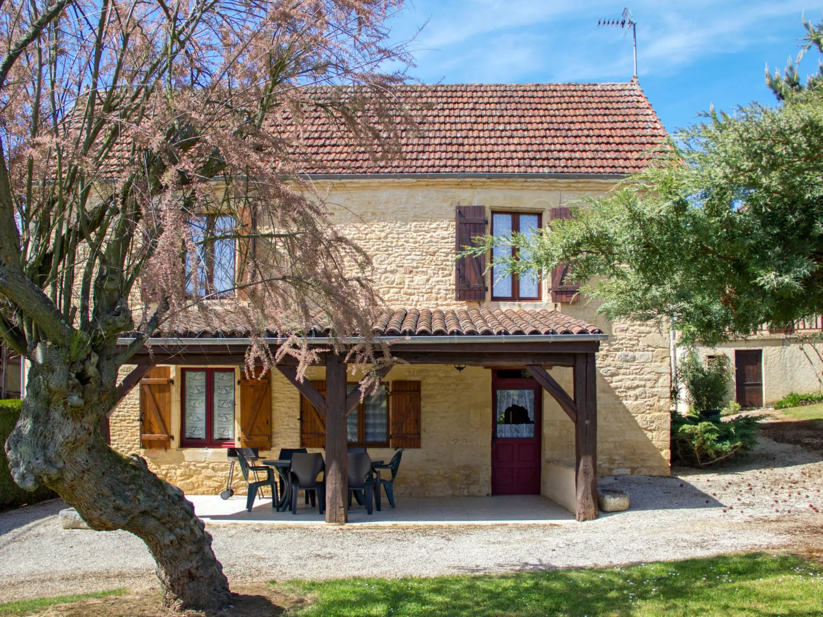 La Pervoisie (CNX200)-Buiten