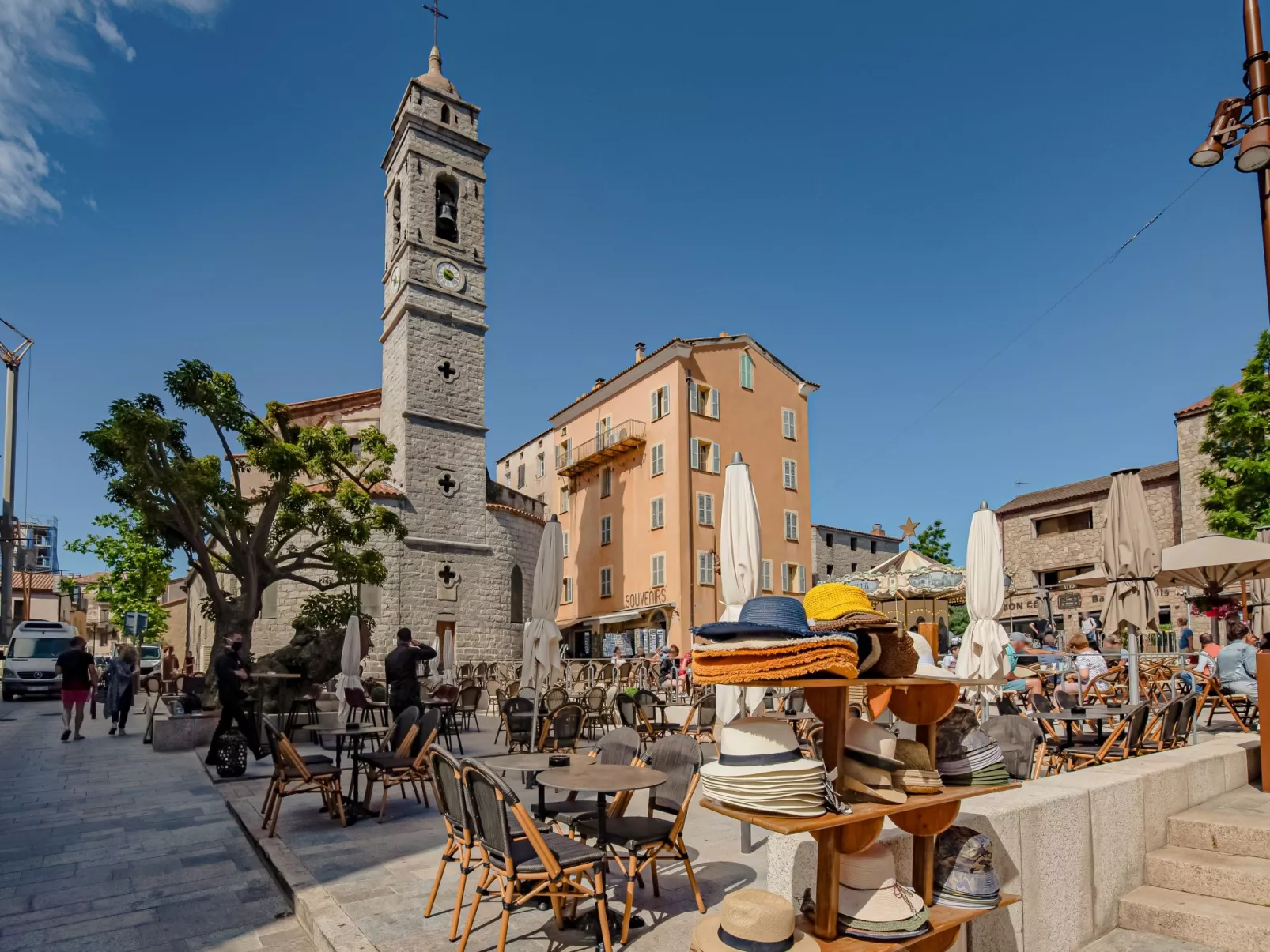 Santa Giulia Palace-Omgeving