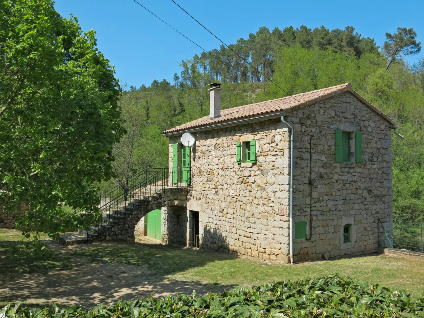 Le Moulin-Buiten