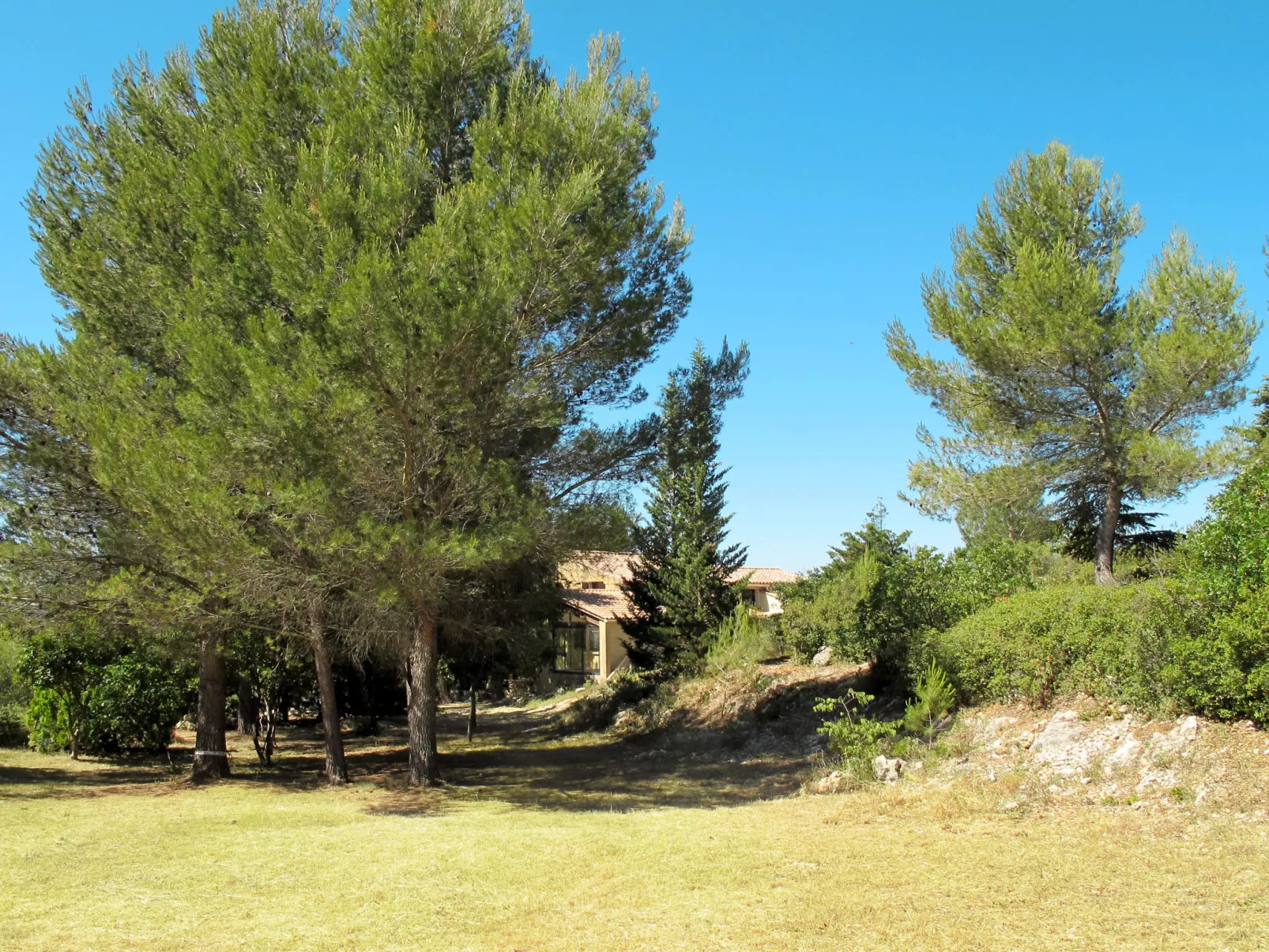 Les Garrigues d'Ozilhan-Buiten