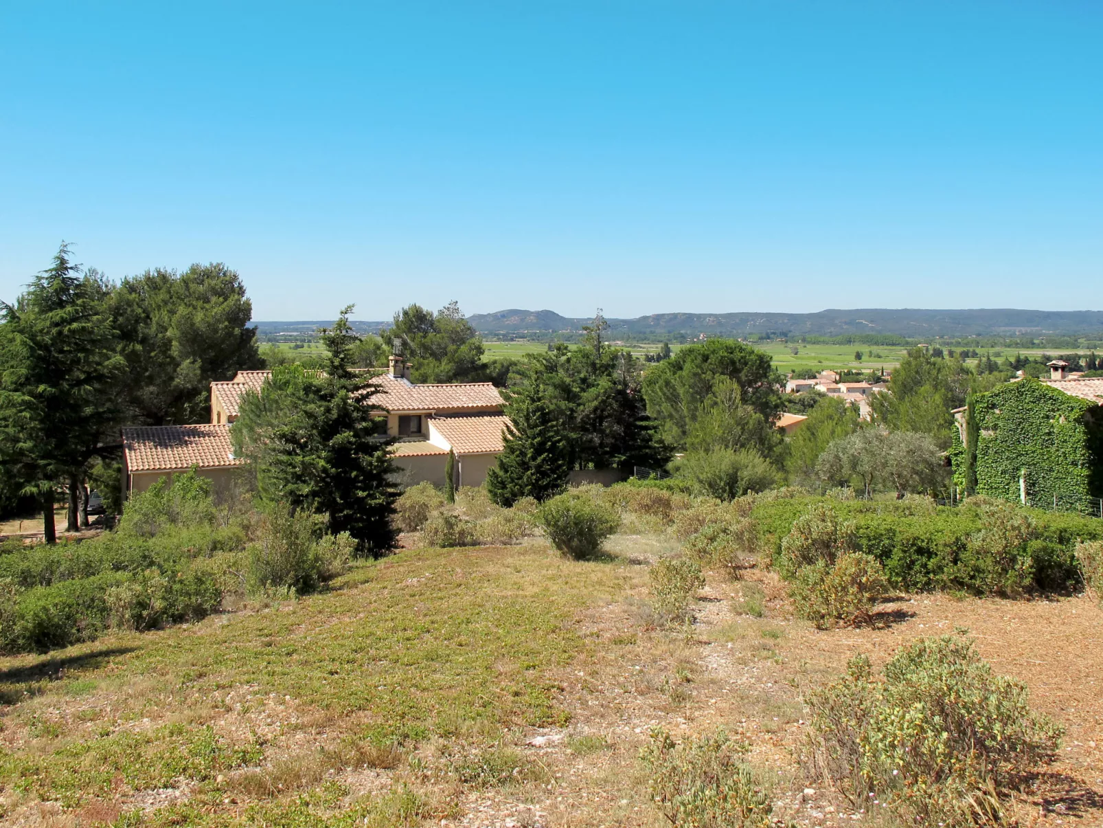 Les Garrigues d'Ozilhan-Buiten