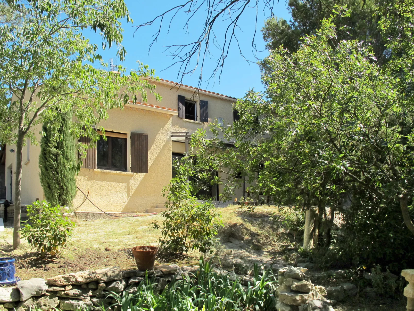 Les Garrigues d'Ozilhan-Buiten