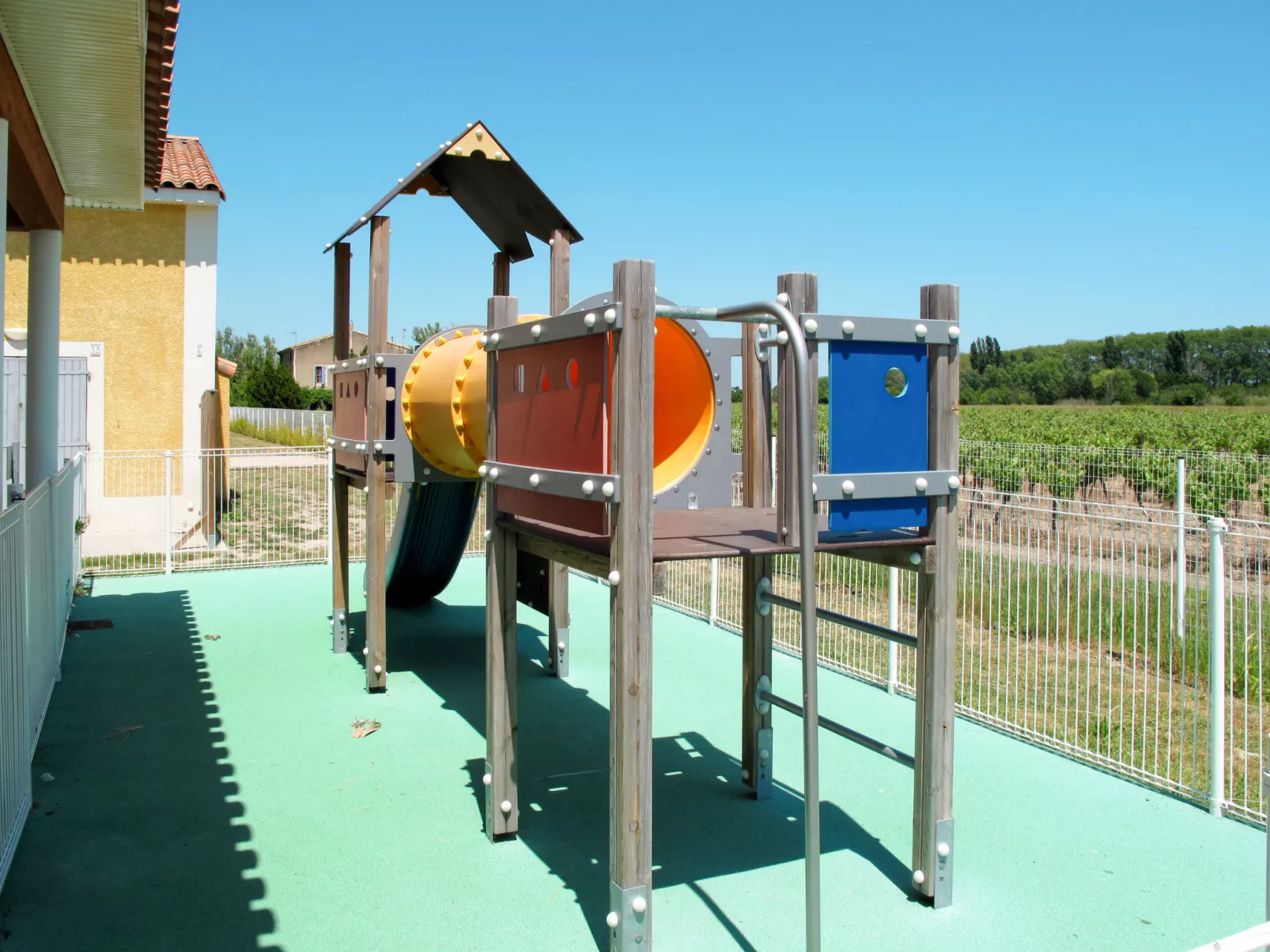 Domaine d'Ensérune-Binnen
