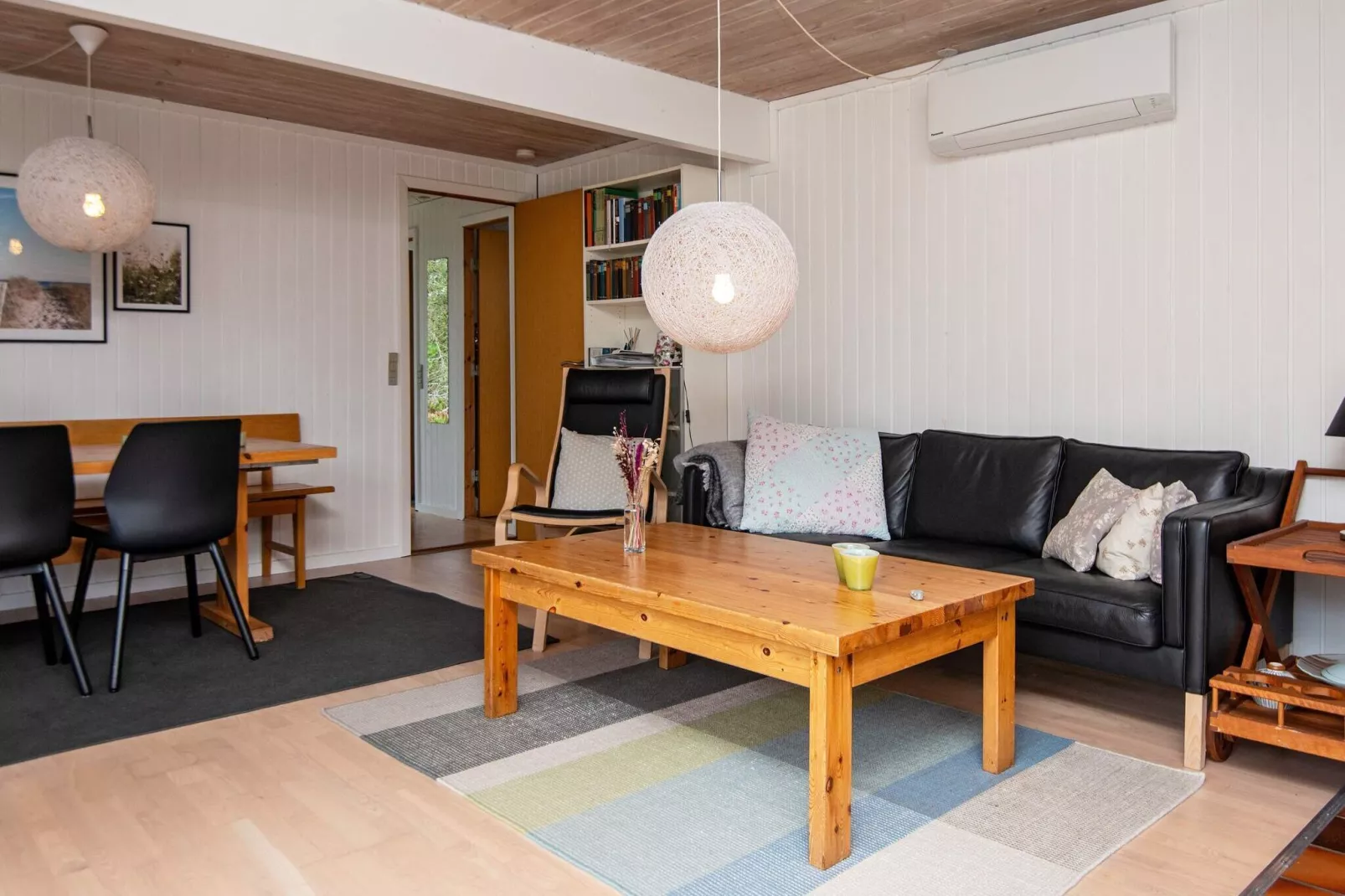 Modern vakantiehuis in Grenaa met overdekt bubbelbad-Binnen