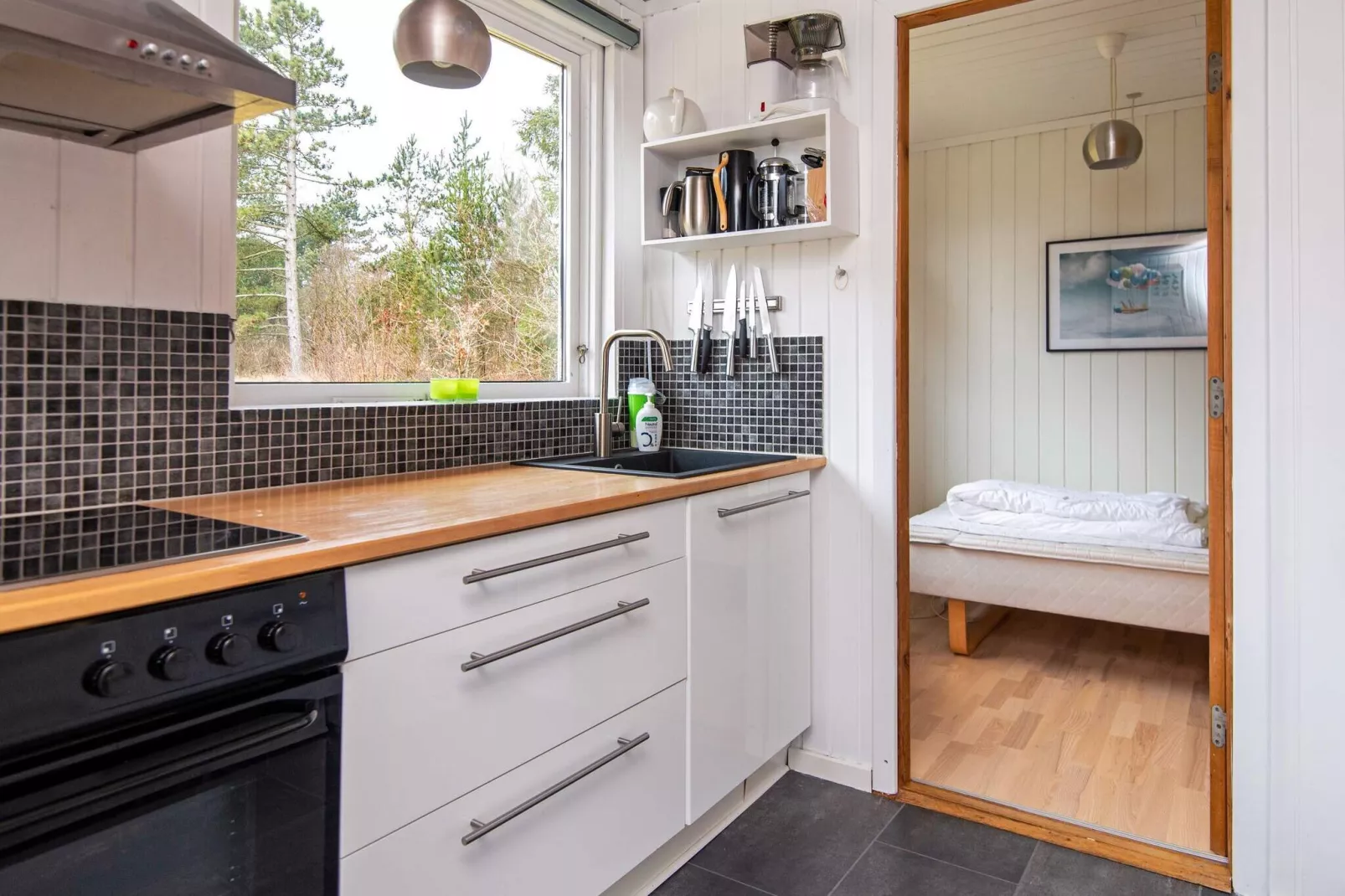 Modern vakantiehuis in Grenaa met overdekt bubbelbad-Binnen