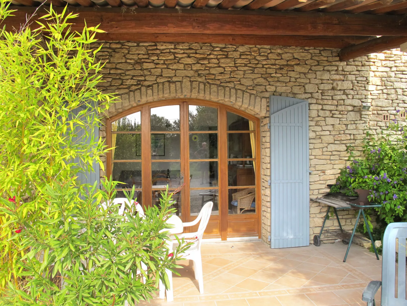 Le Platane-Buiten