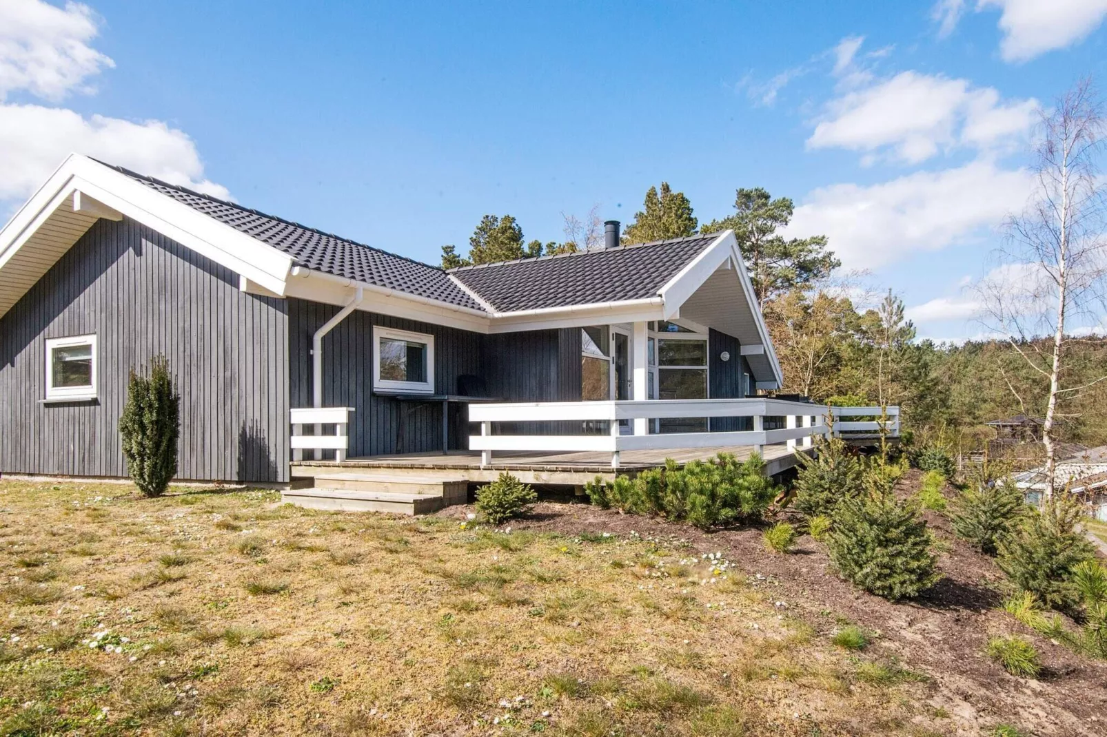 Ruim vakantiehuis in Ebeltoft met terras-Buitenlucht