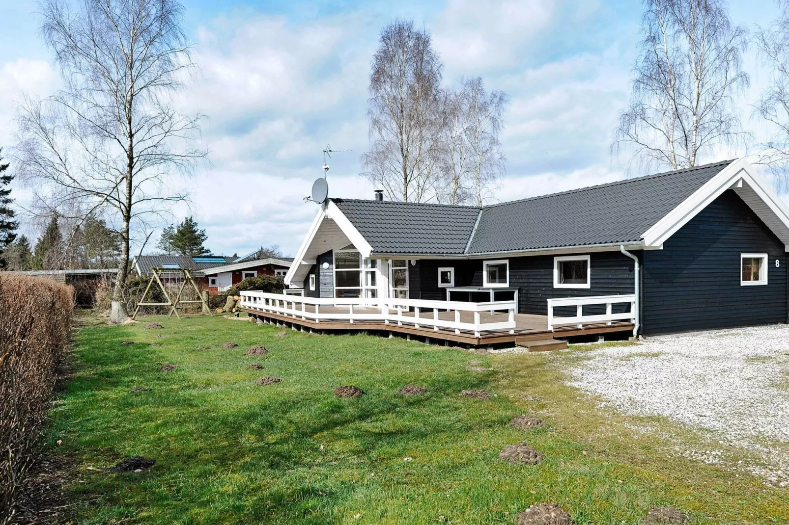 Ruim vakantiehuis in Fårvang met sauna-Buitenlucht