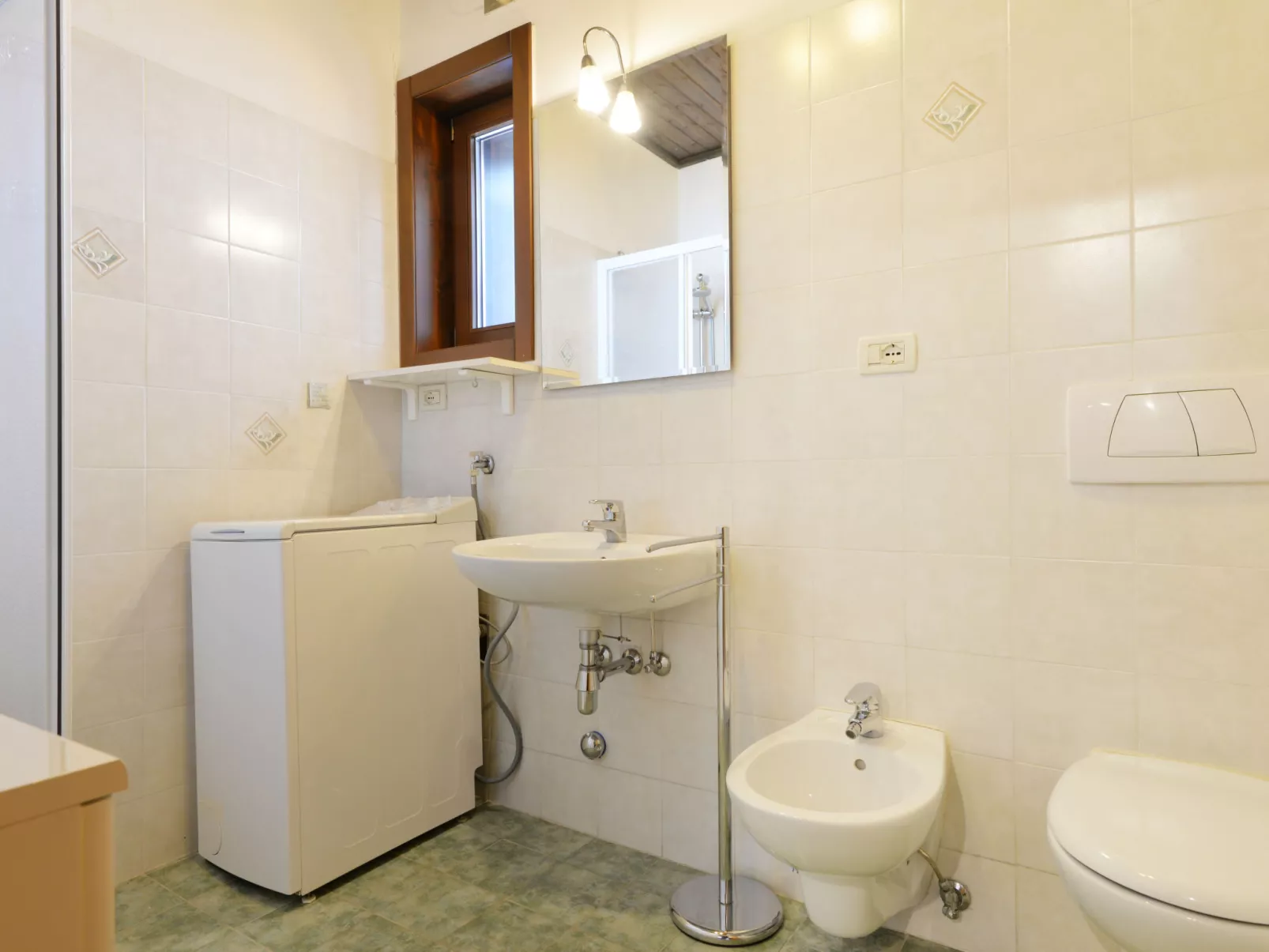 Apt 47-Binnen