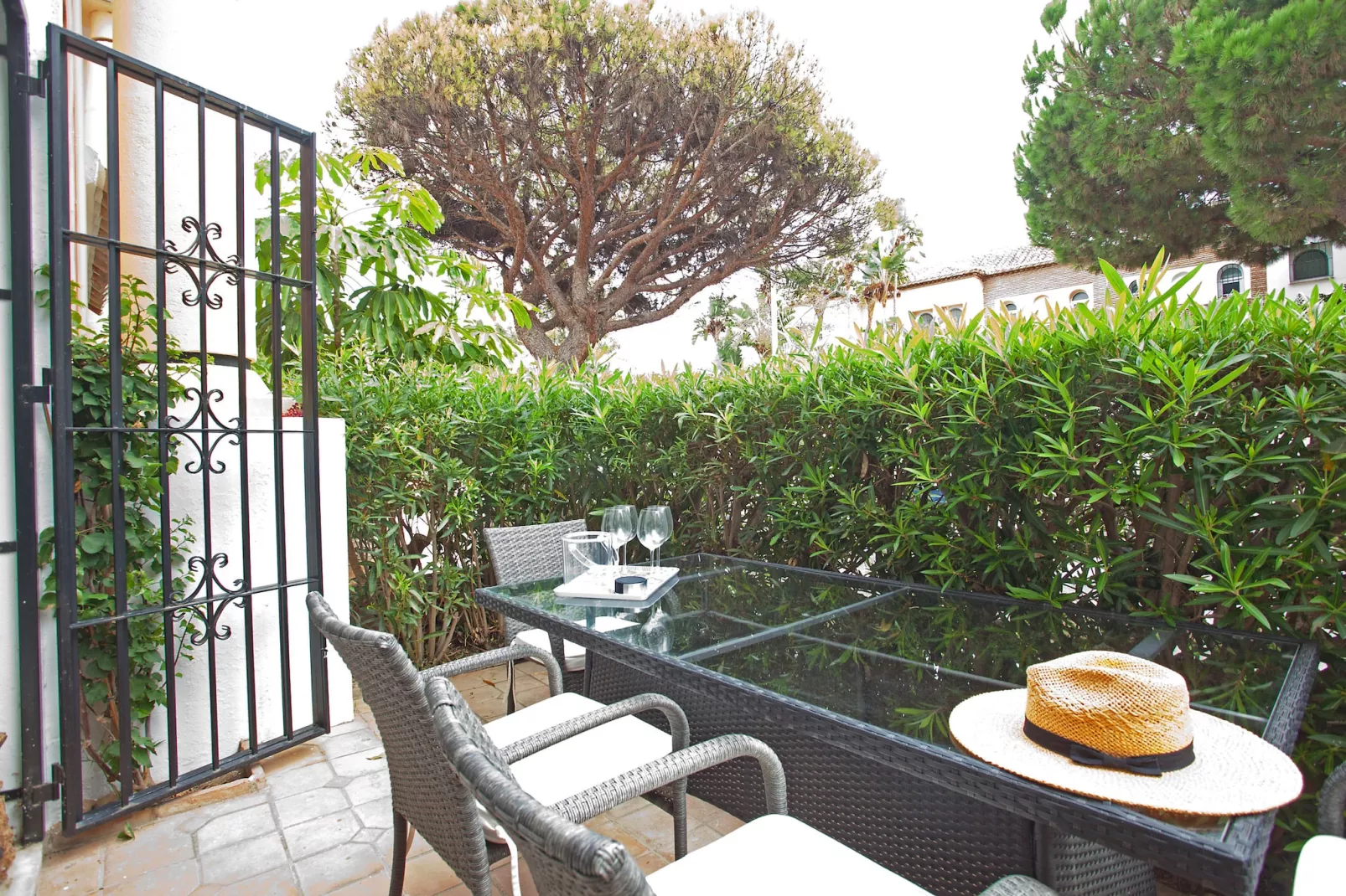 White Pearl beach Elviria H1-Niet-getagd