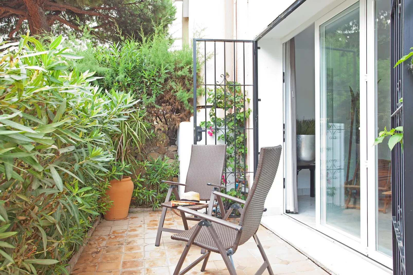 White Pearl beach Elviria H1-Niet-getagd