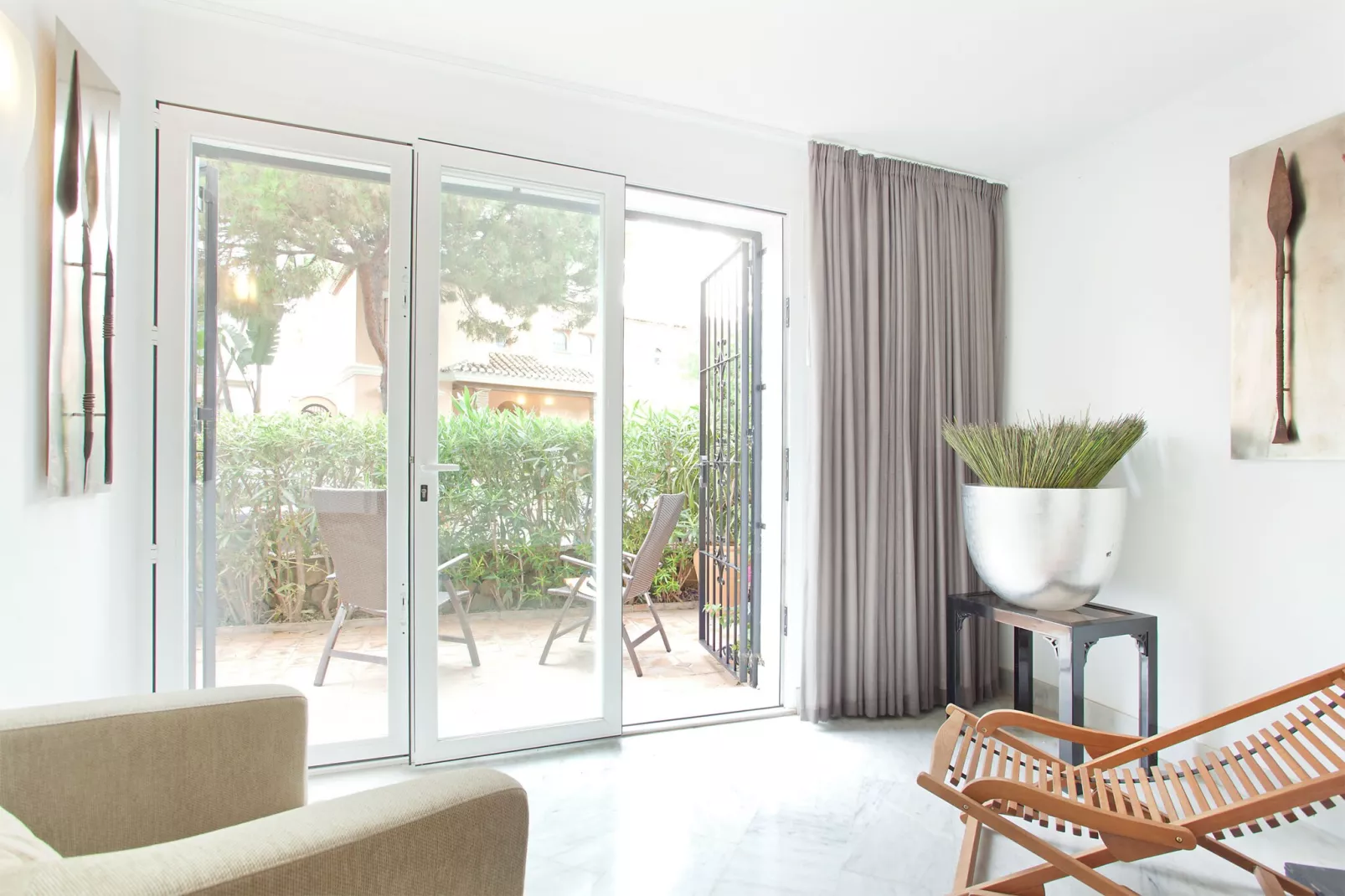 White Pearl beach Elviria H1-Niet-getagd