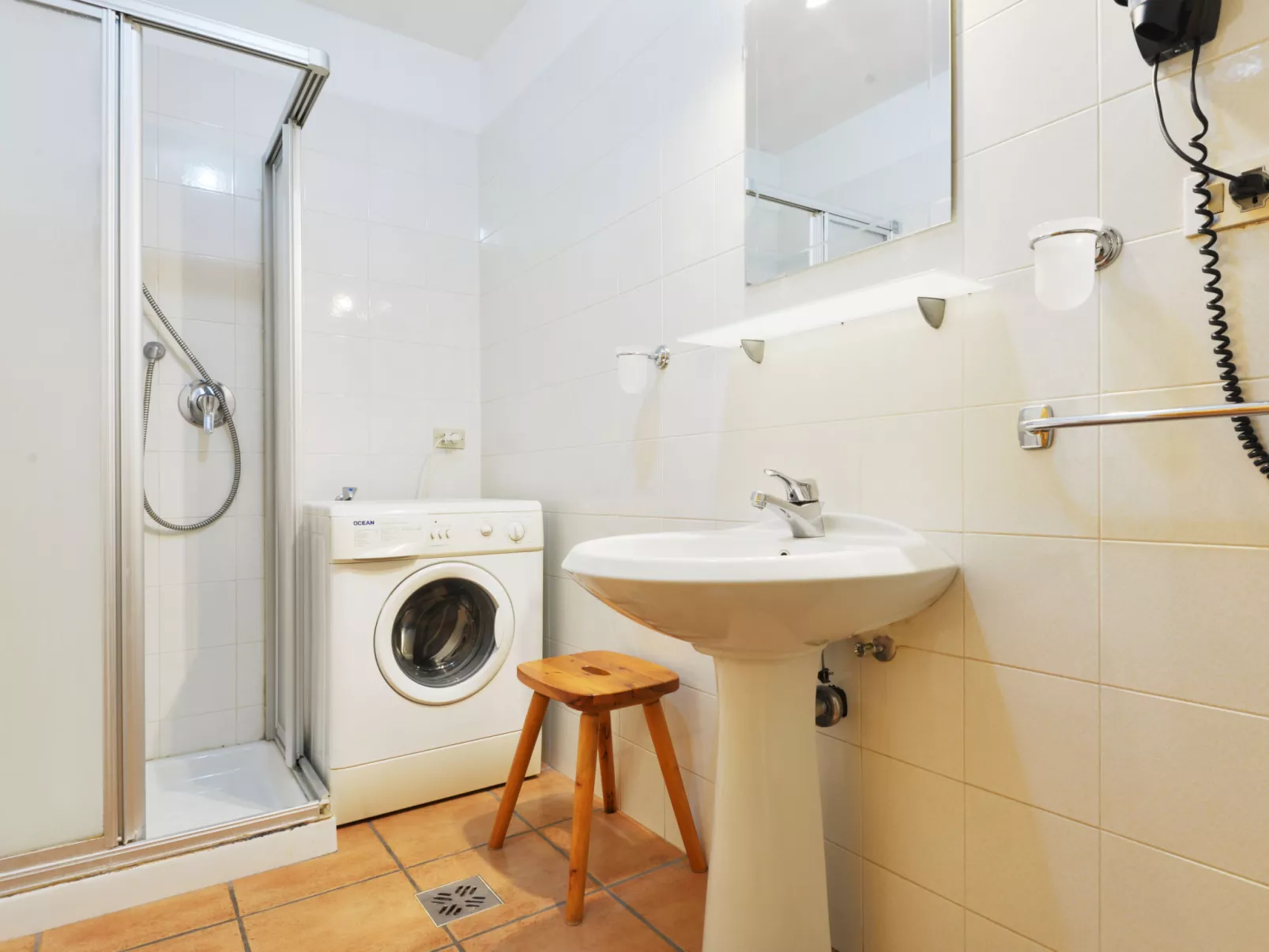 Apt 1-Binnen
