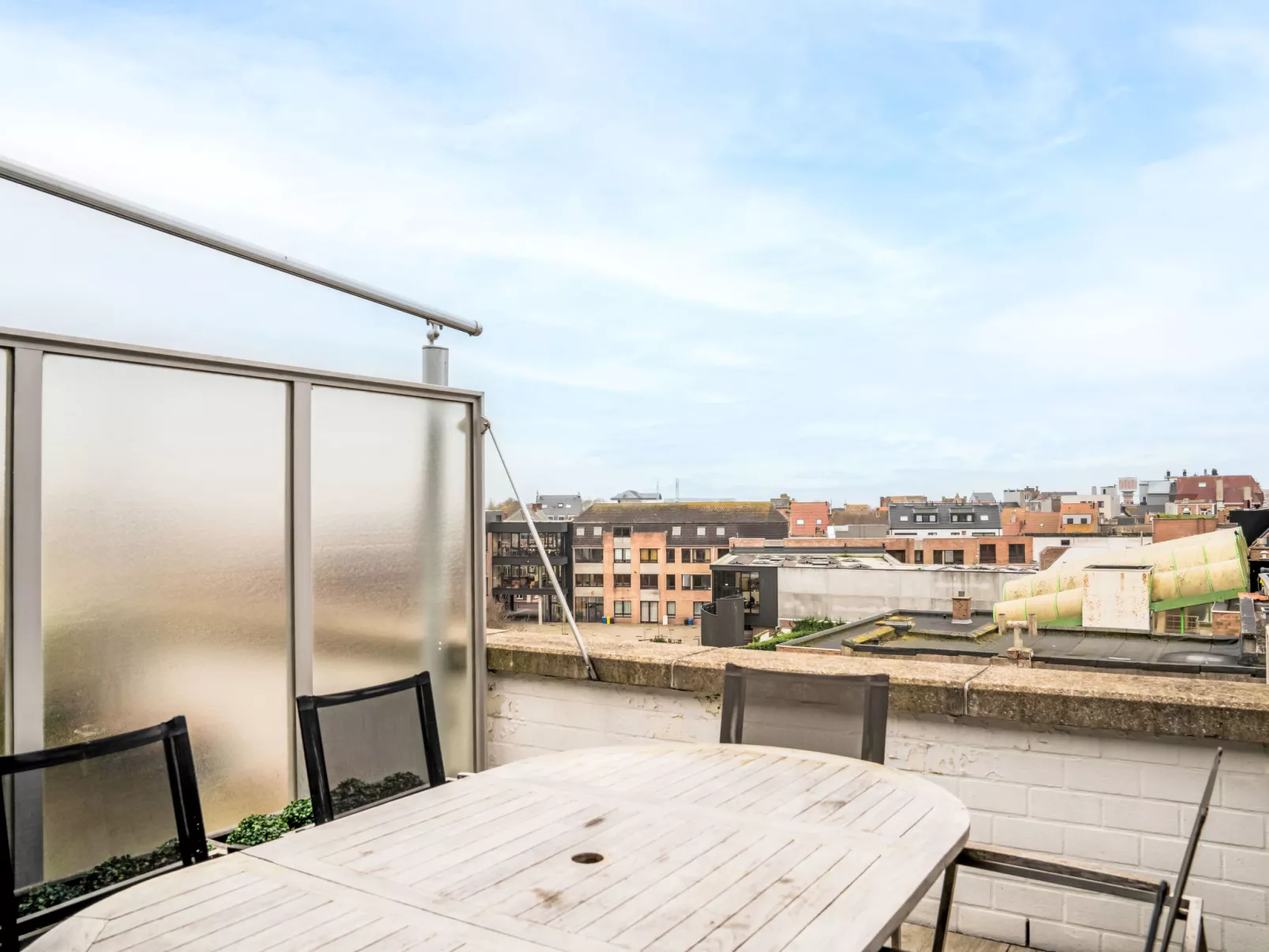 Gelsea with parking and terrace-Buiten