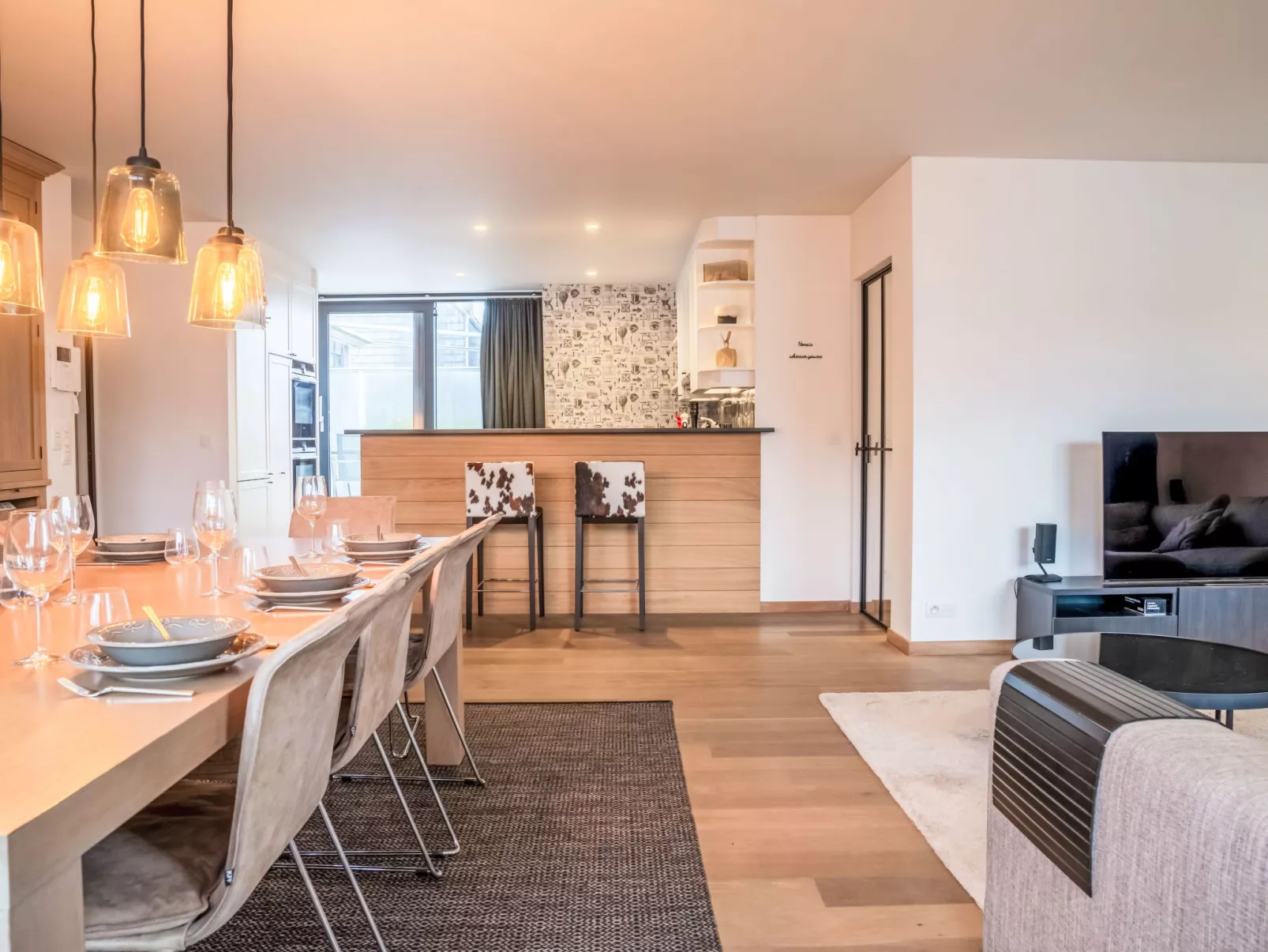 Gelsea with parking and terrace-Binnen