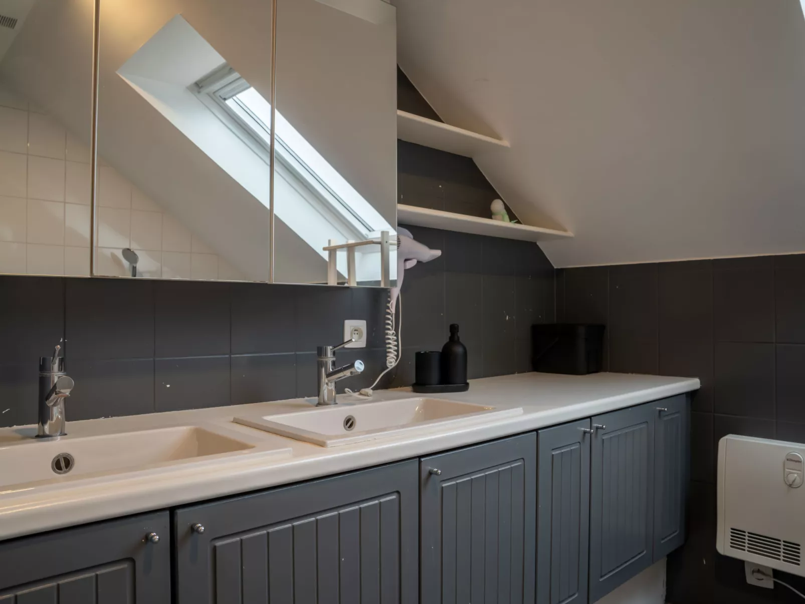 Gelsea with parking and terrace-Binnen