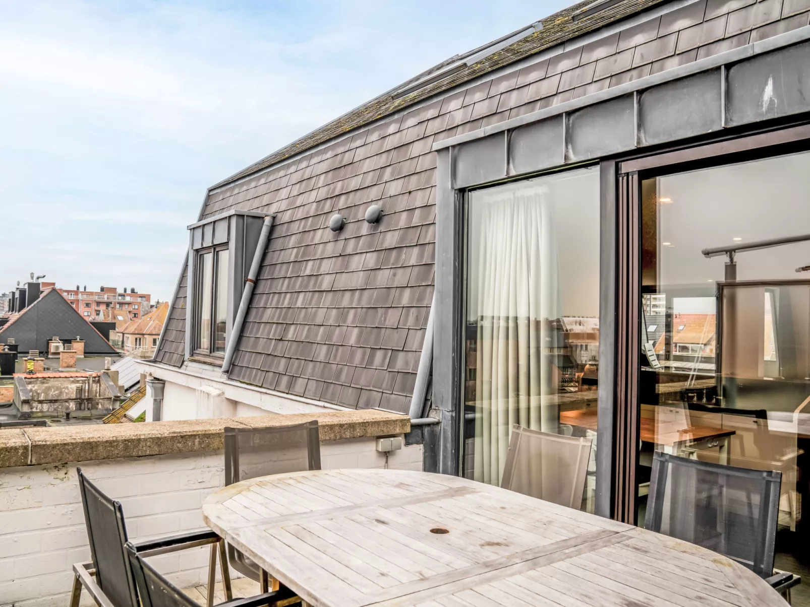 Gelsea with parking and terrace-Buiten