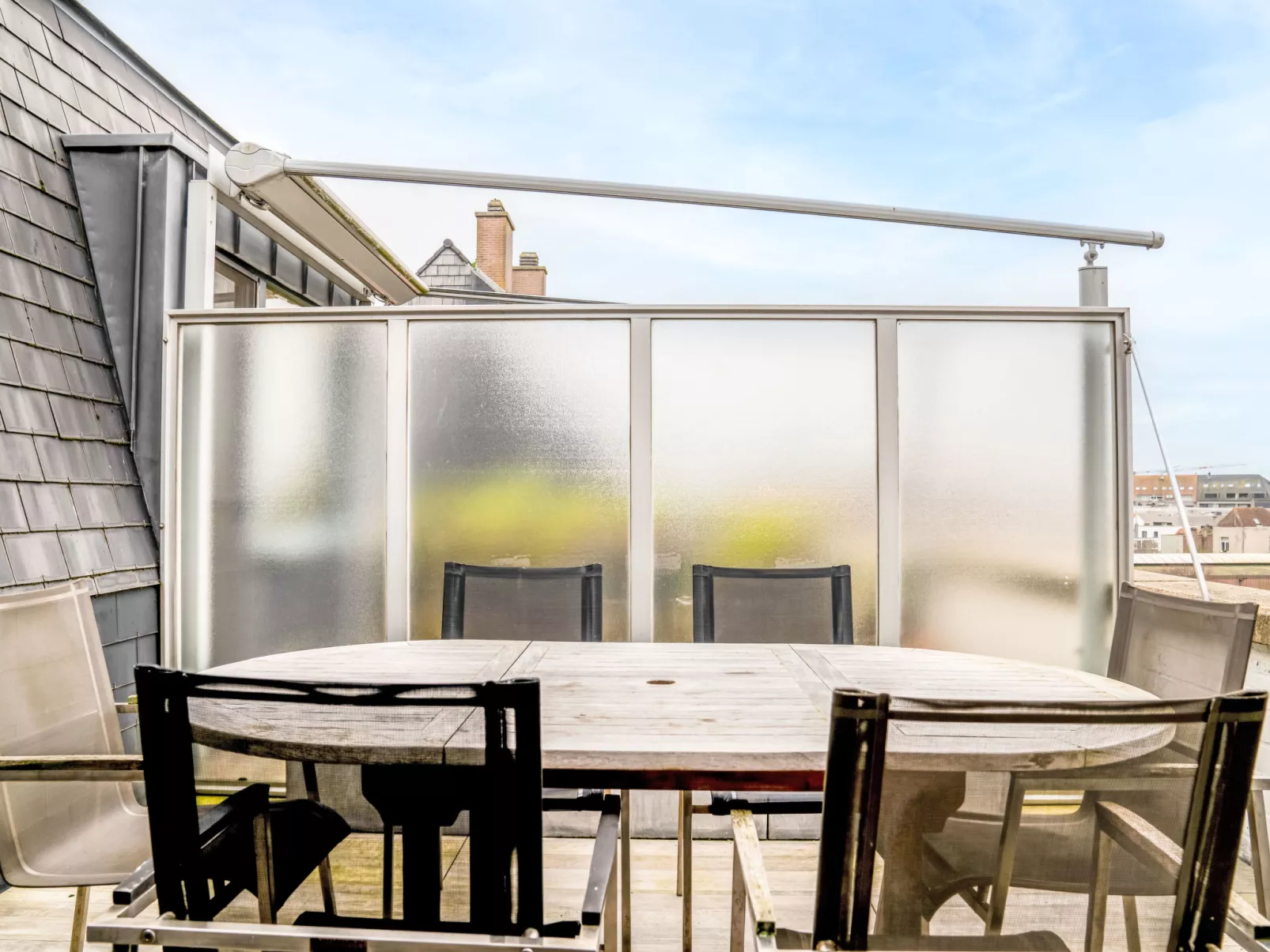 Gelsea with parking and terrace-Buiten