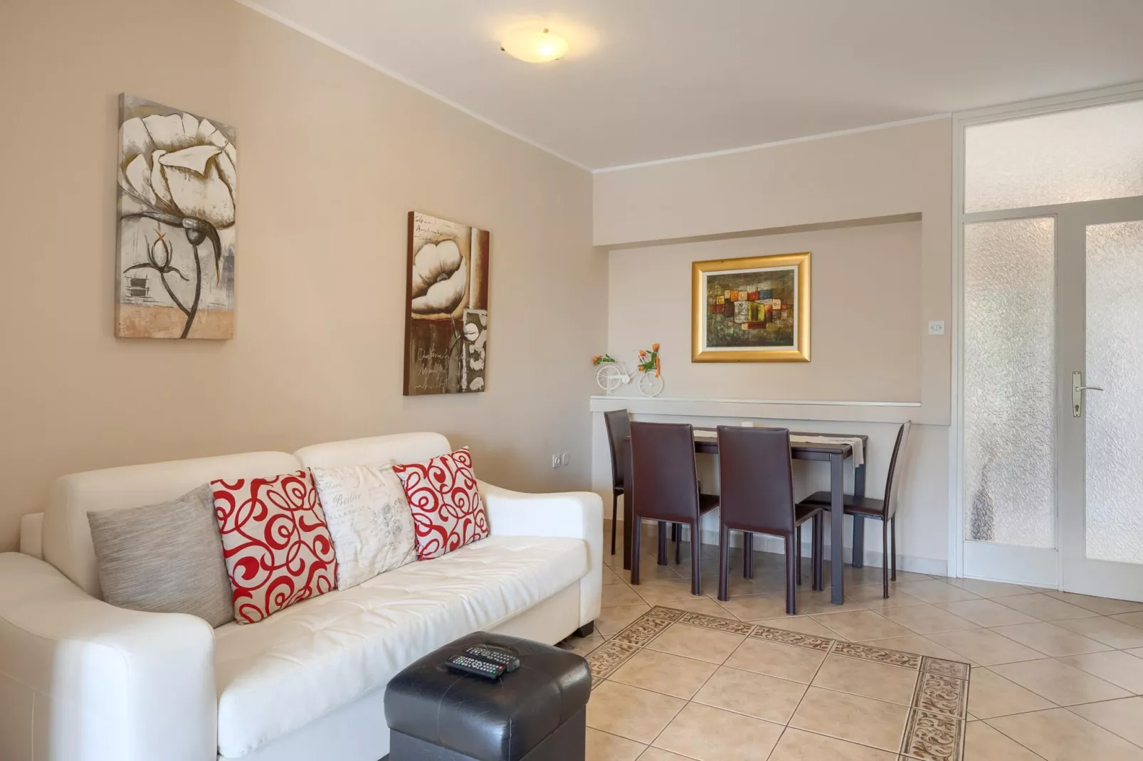 Premium Apartment Hari I-Woonkamer