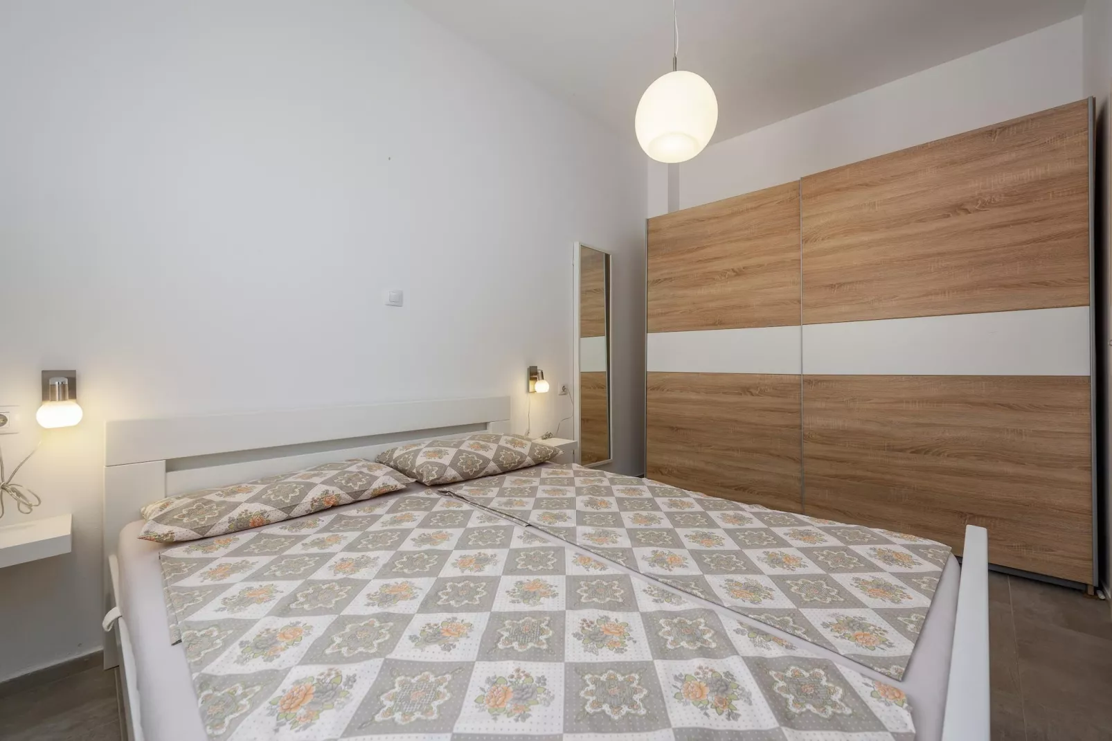 Apartment Vedran with heated pool, near Porec-Slaapkamer
