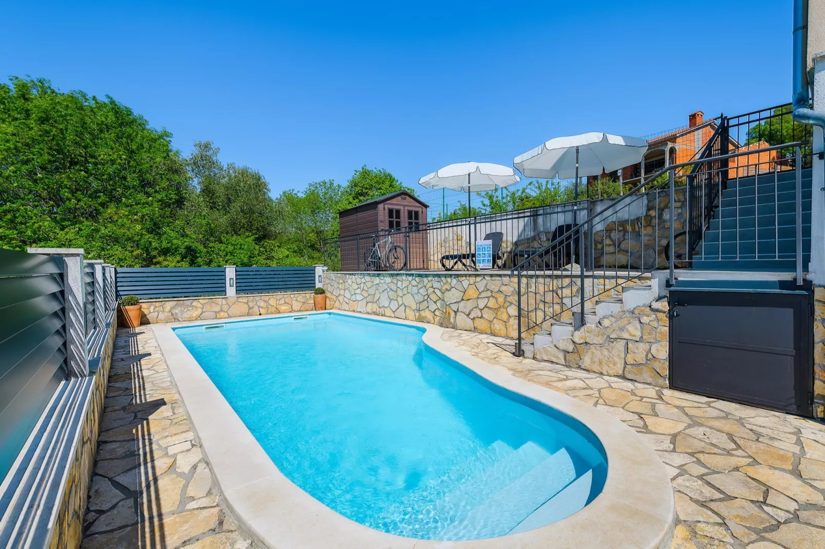 poolofhouse