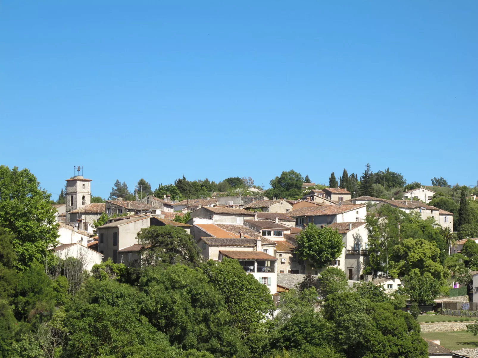 Maison Bleue-Omgeving