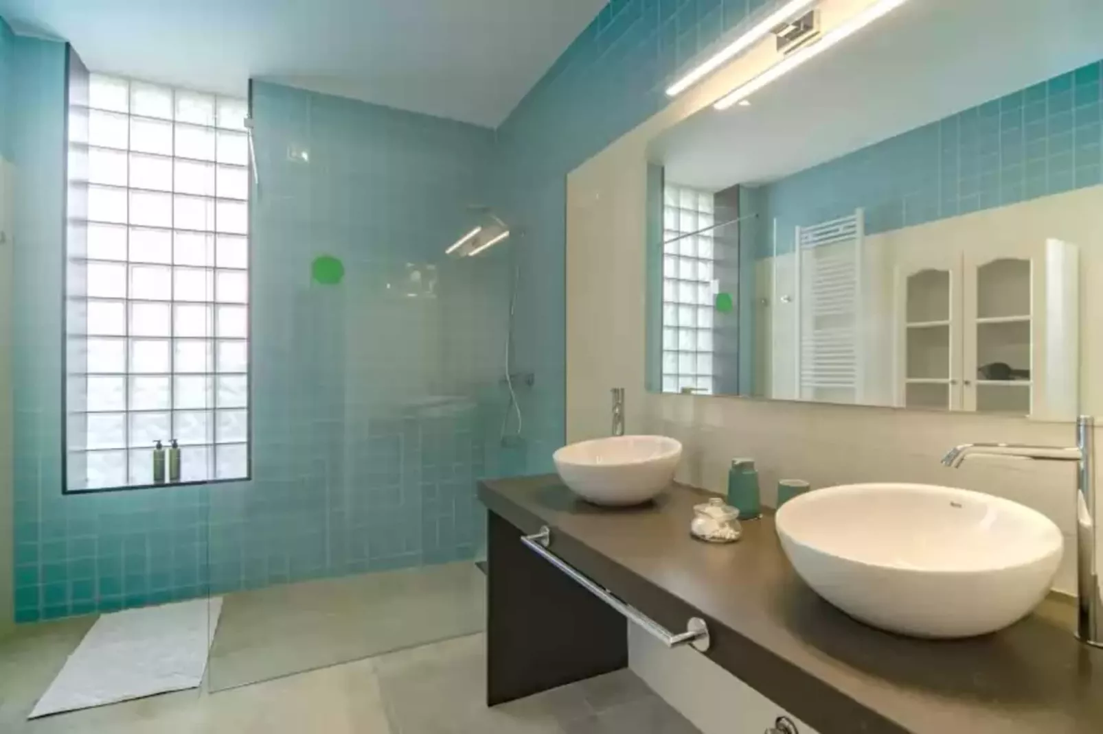 Villa Maricel-Image-tags.