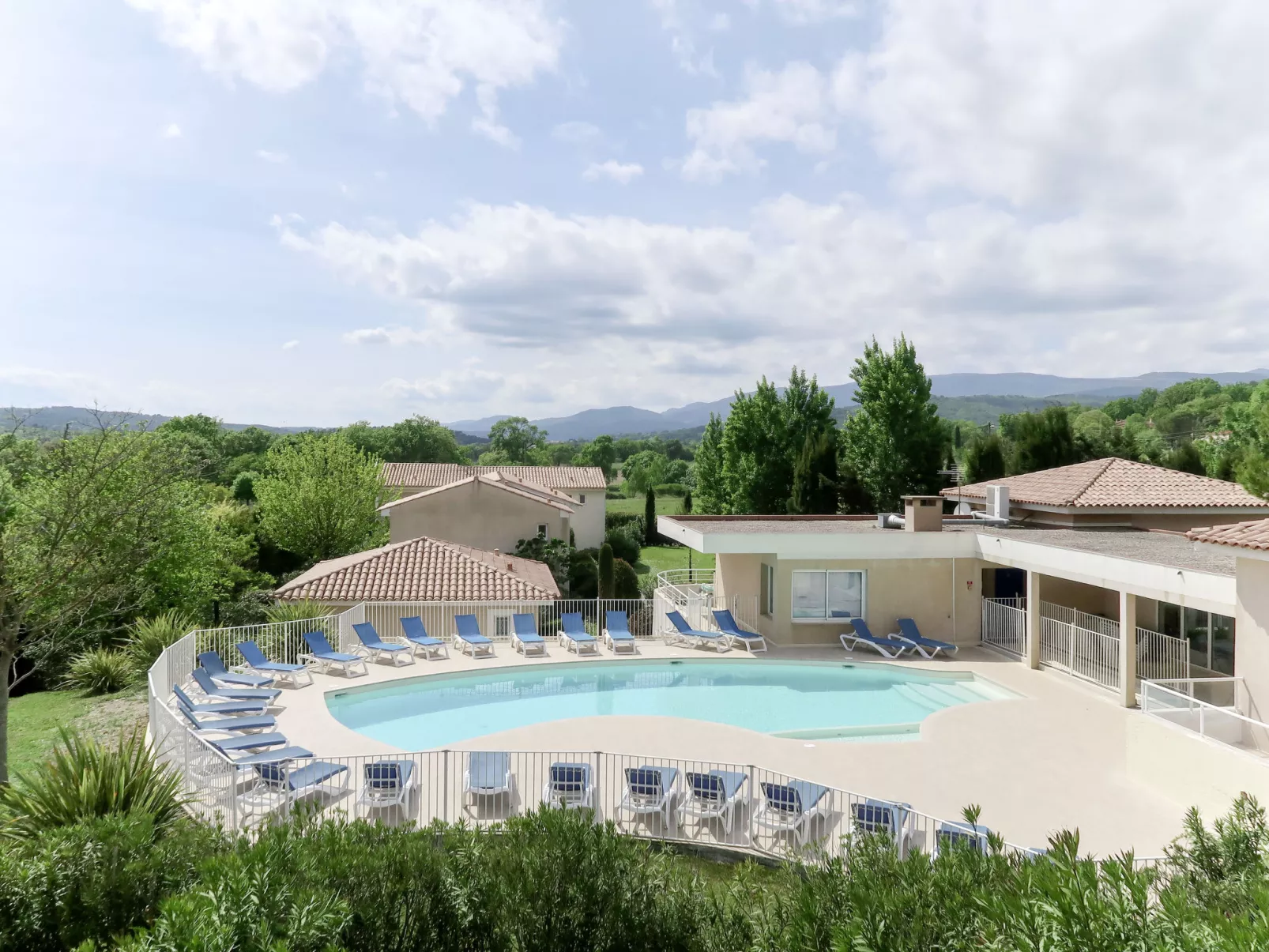 Les Bastides des Chaumettes-Buiten