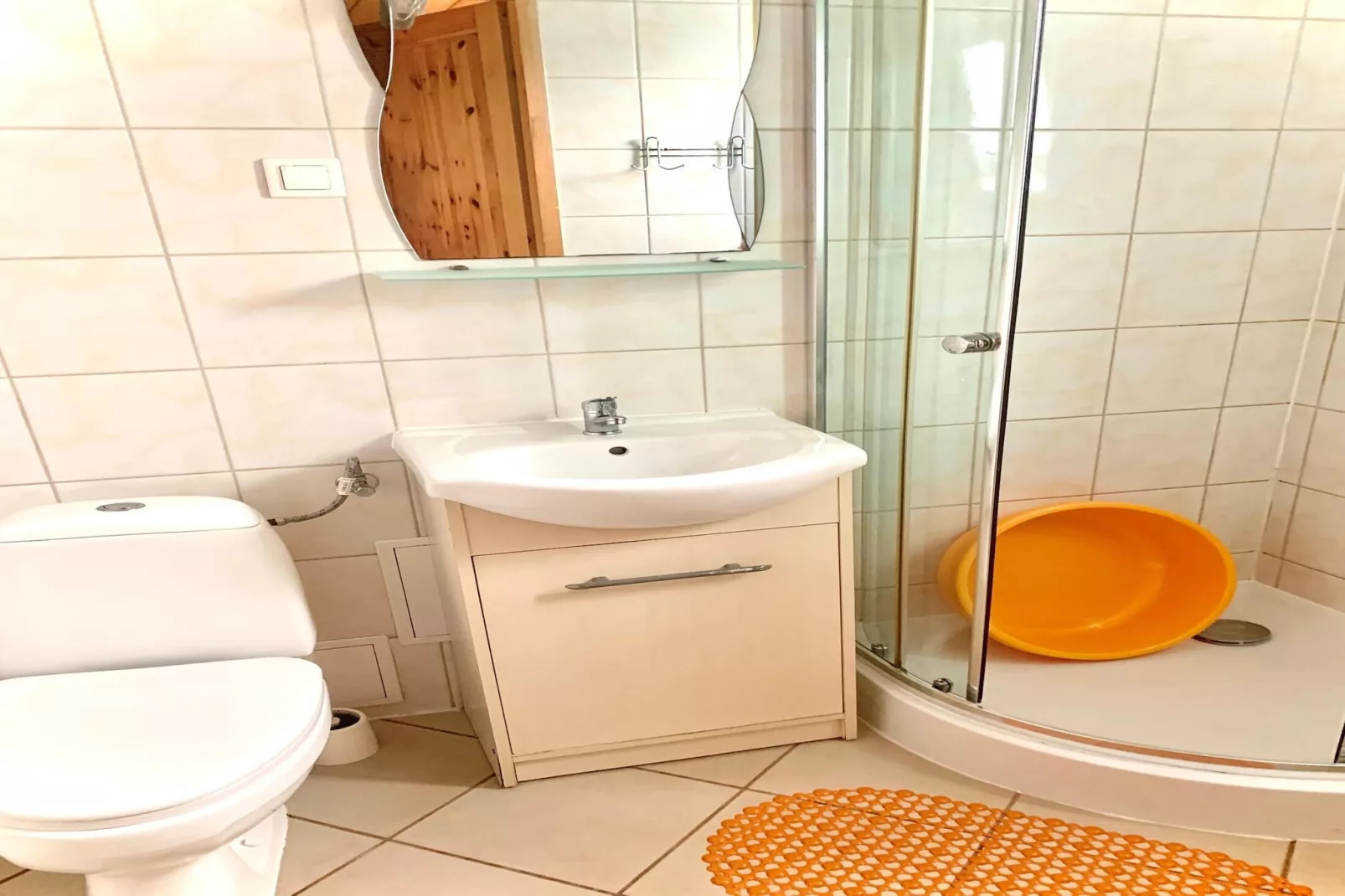 Domek STANDARD dla 4 osób Sarbinowo-Badkamer