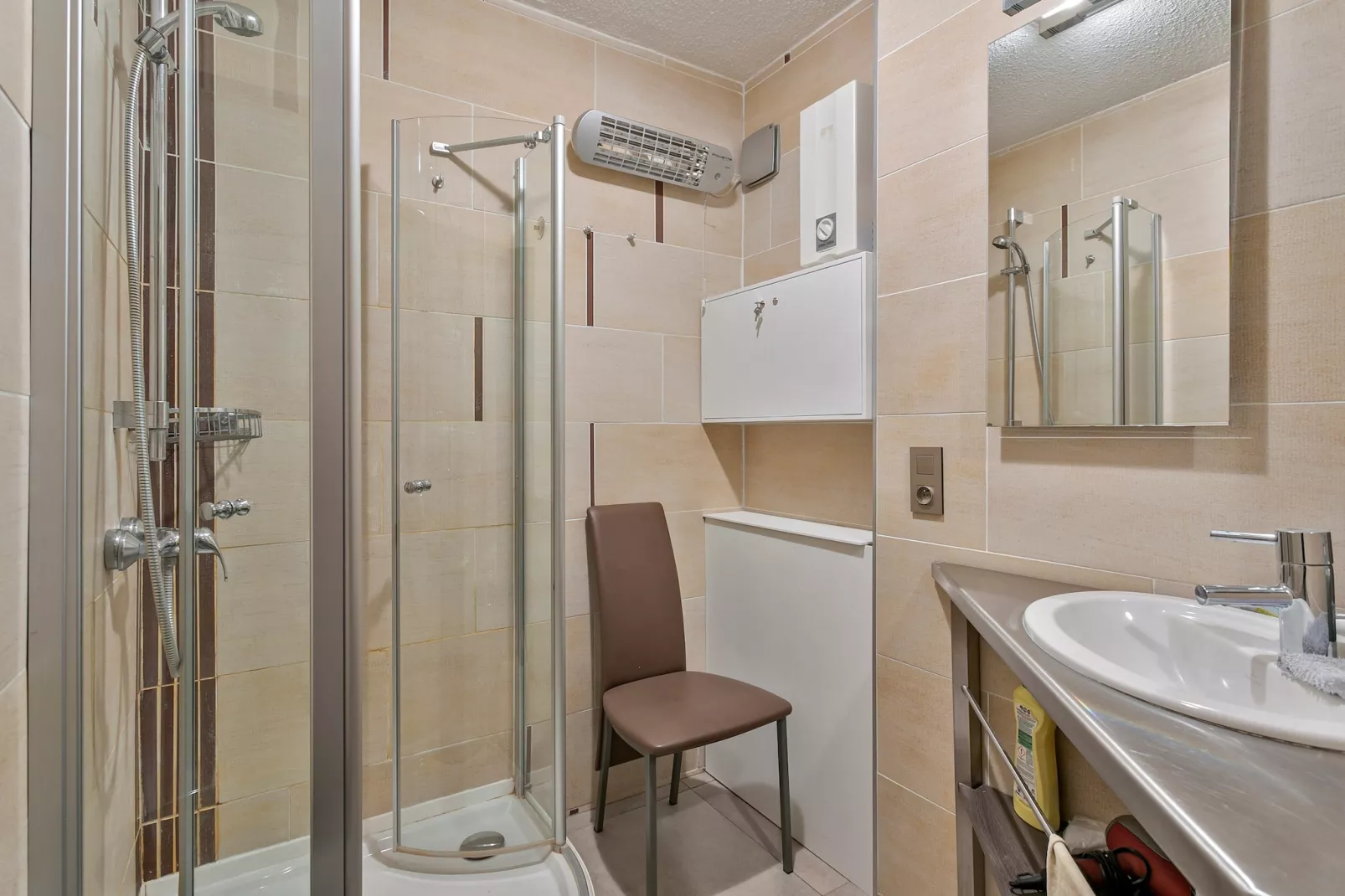 Appartement met 4 kamers en terras-Image-tags.