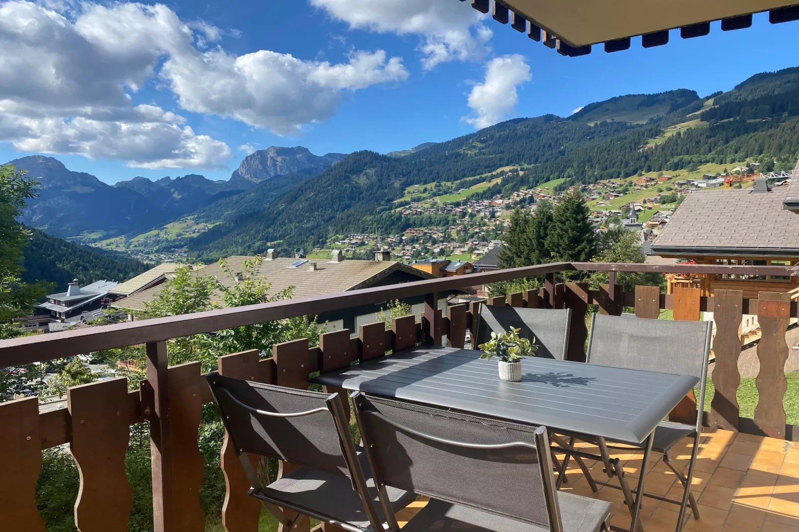 Alpina AL4 MOUNTAIN & QUIET 4 Pers-Terrasbalkon