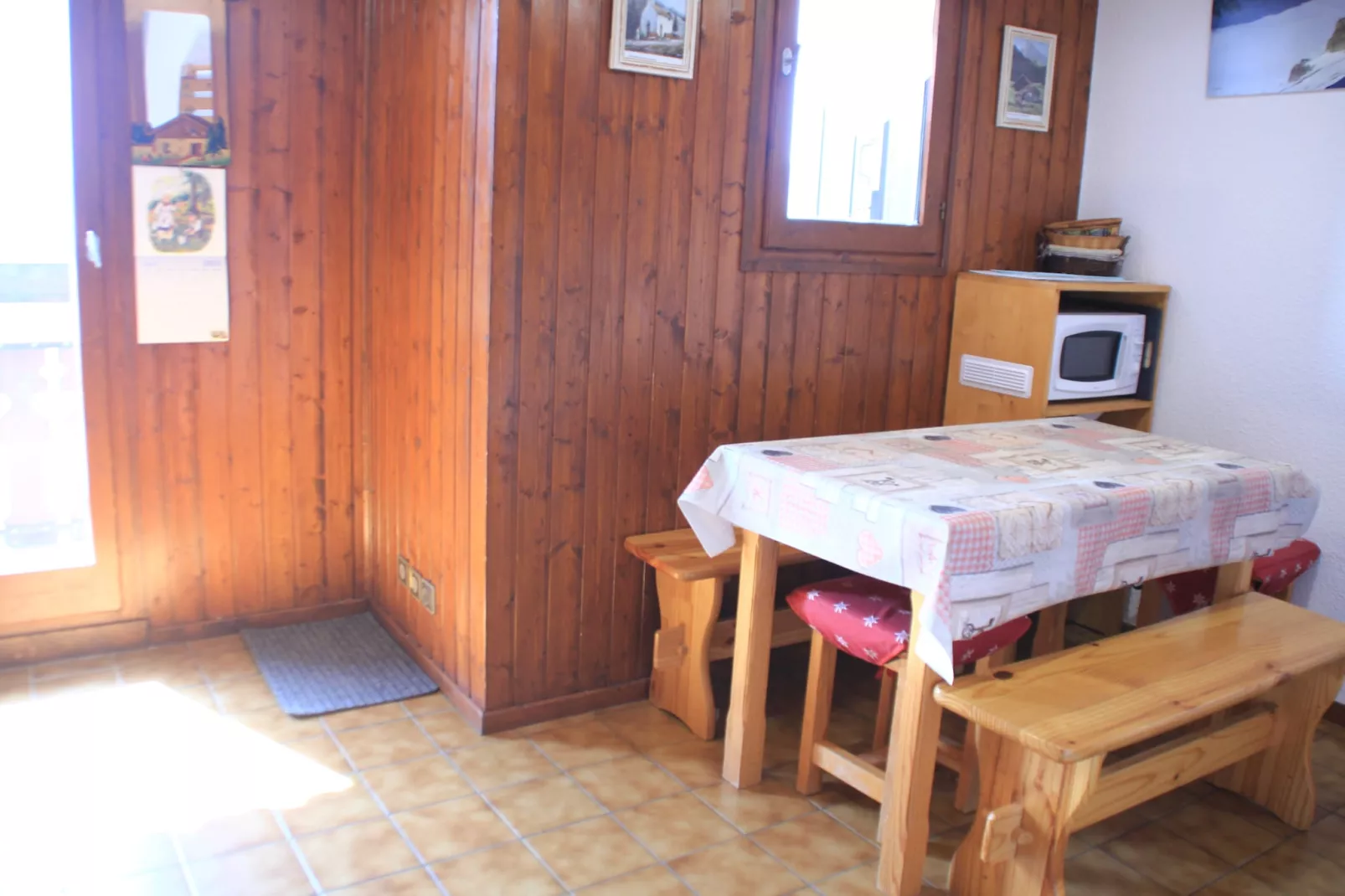 ALPAGE AGA13 VIEW & MOUNTAIN 3 Pers.-Eetkamer