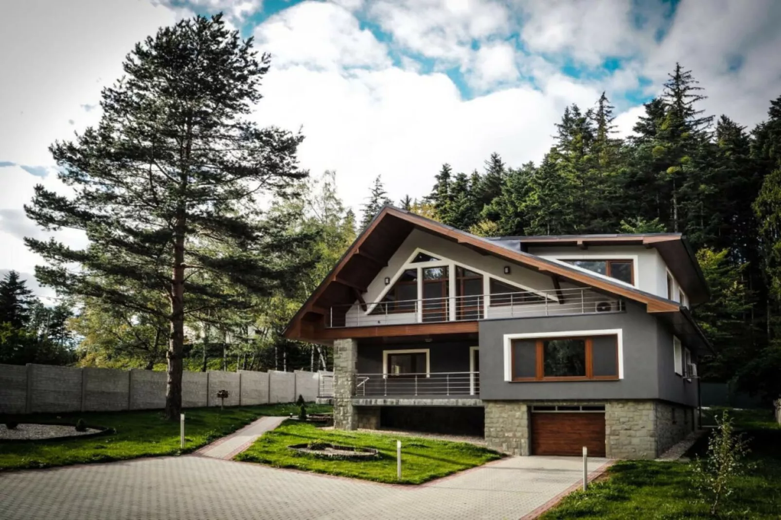 Villa-Buitenkant zomer