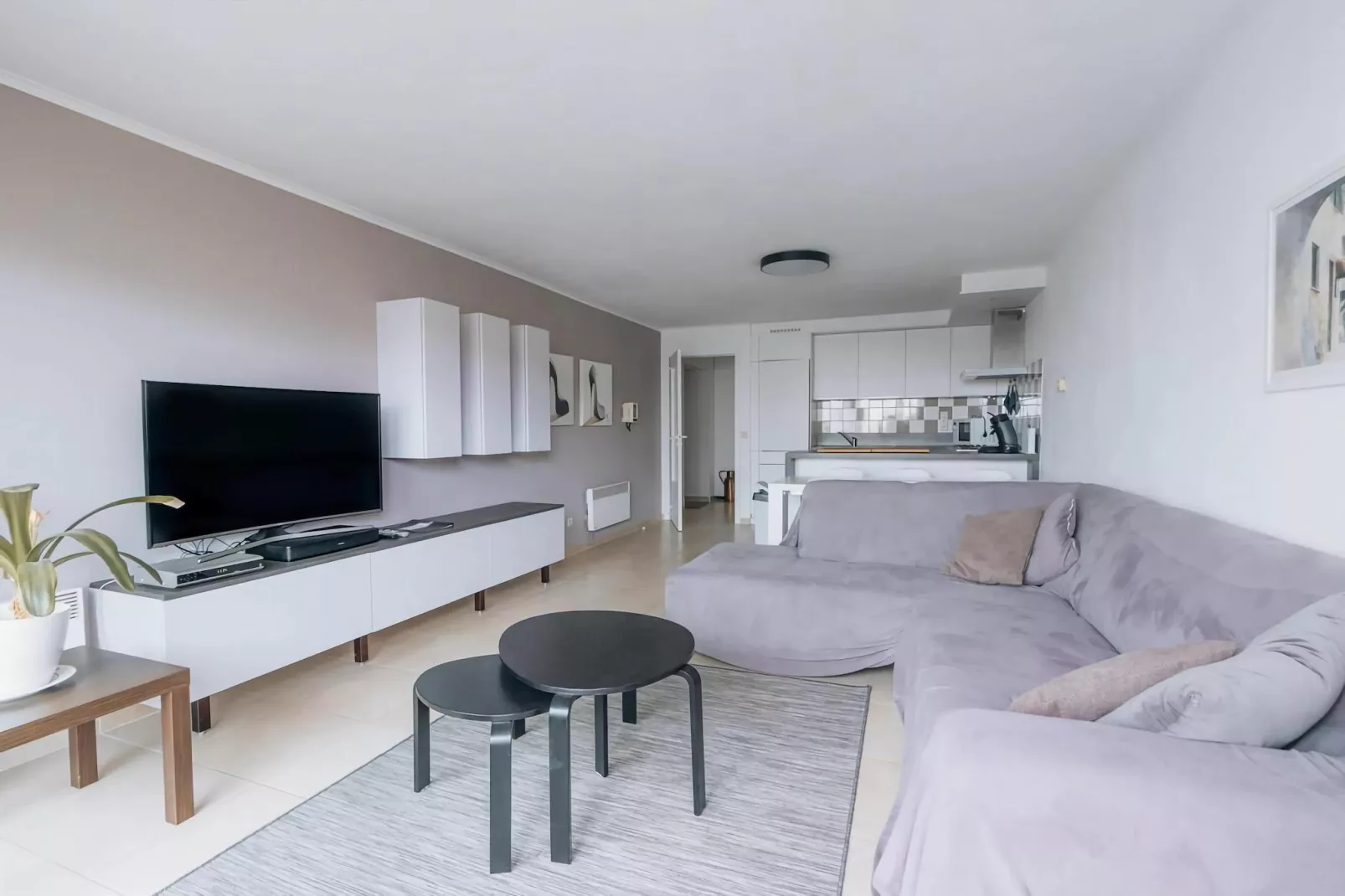 PLAZA I/2811-Woonkamer
