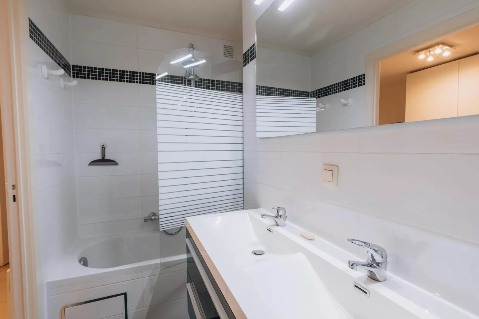 PLAZA I/2811-Badkamer