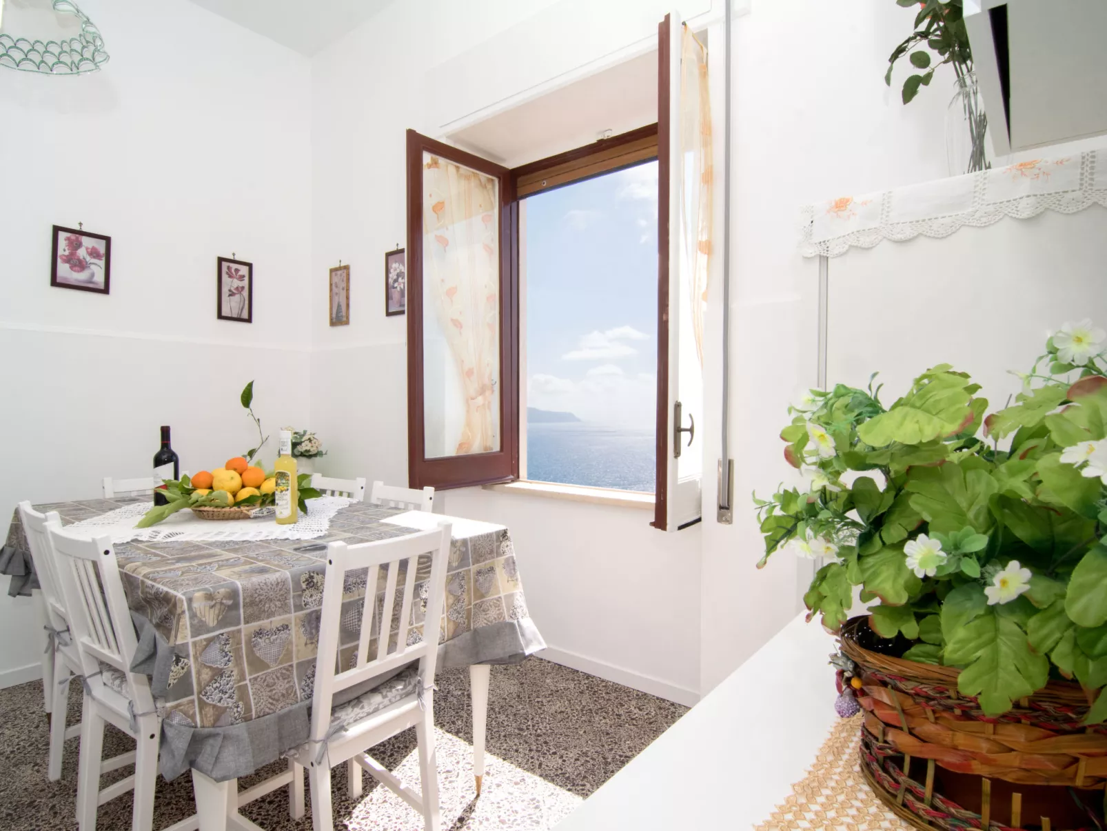 Don Luigino - Capri view-Binnen