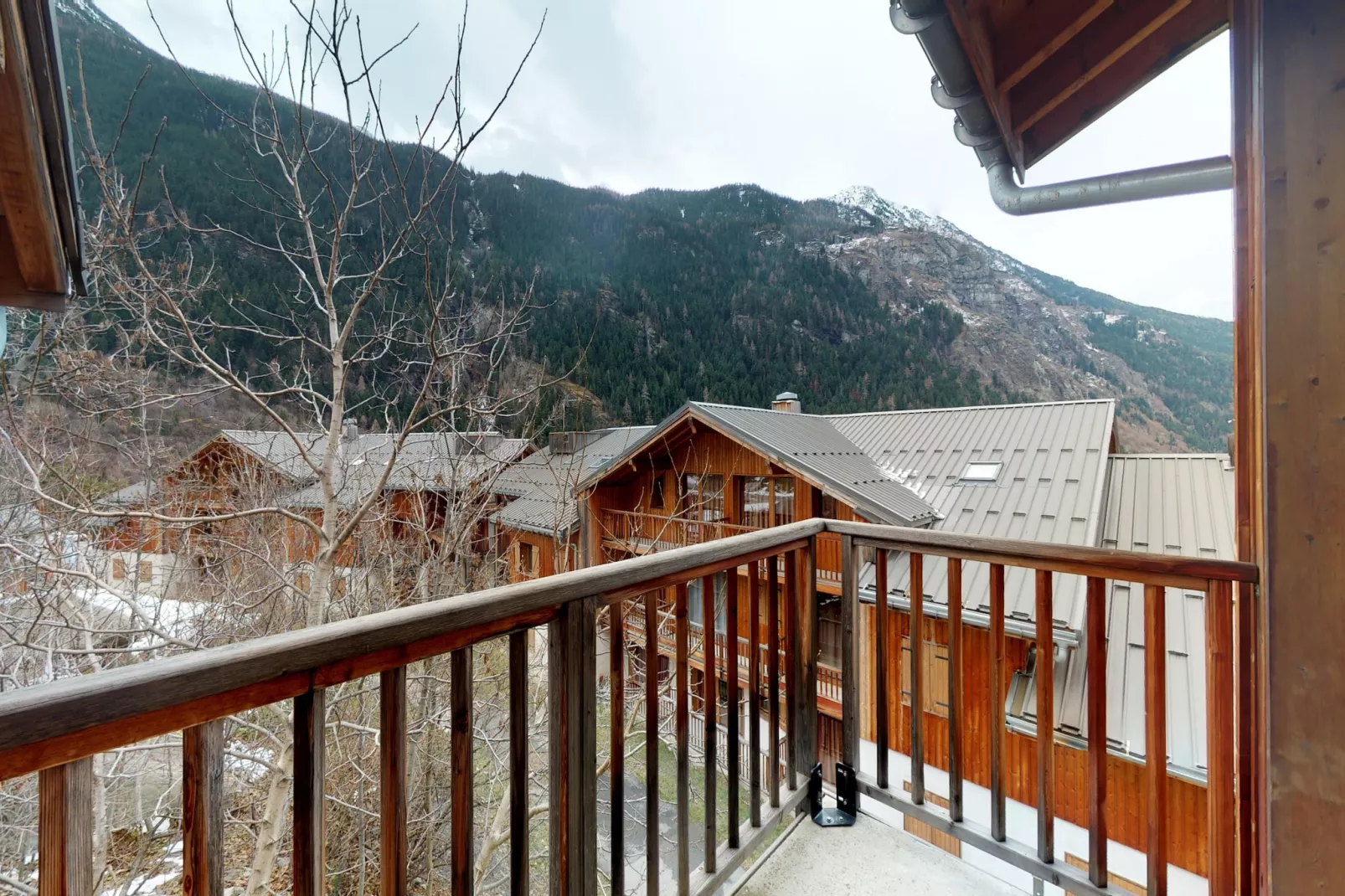 Hameau 4 301 - SPA & PISCINE appartement 4 pers-Terrasbalkon
