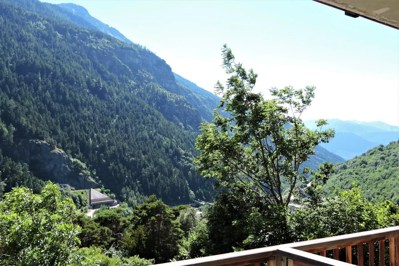 Hameau 8 002 - SPA & PISCINE appartement 4 pers-Terrasbalkon