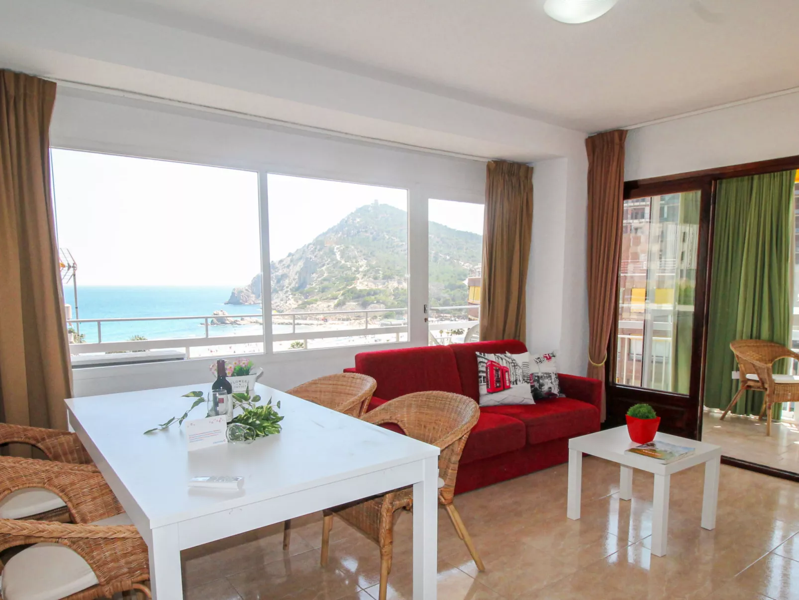 Balcon al mar-Binnen